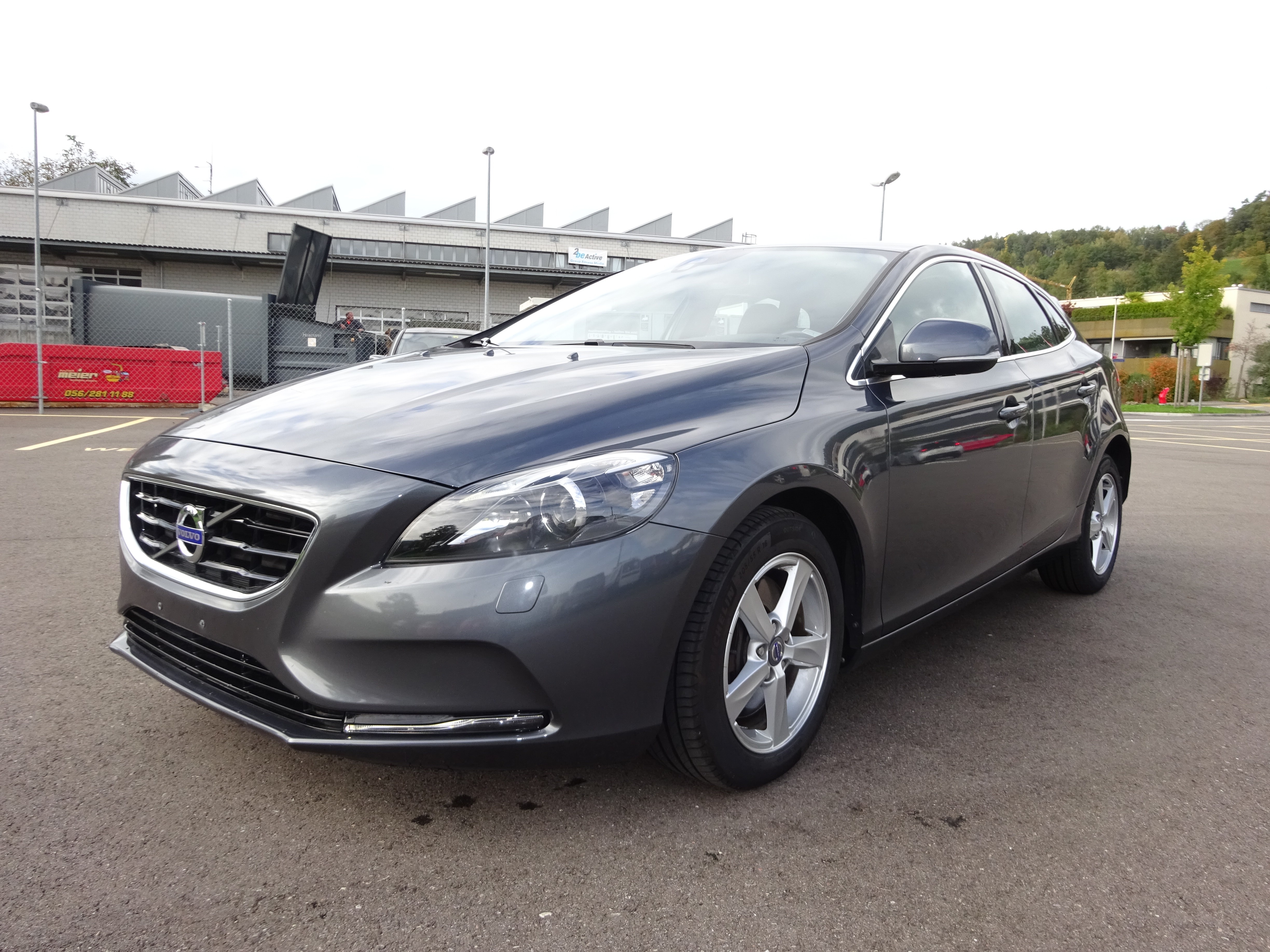 VOLVO V40 D4 Momentum