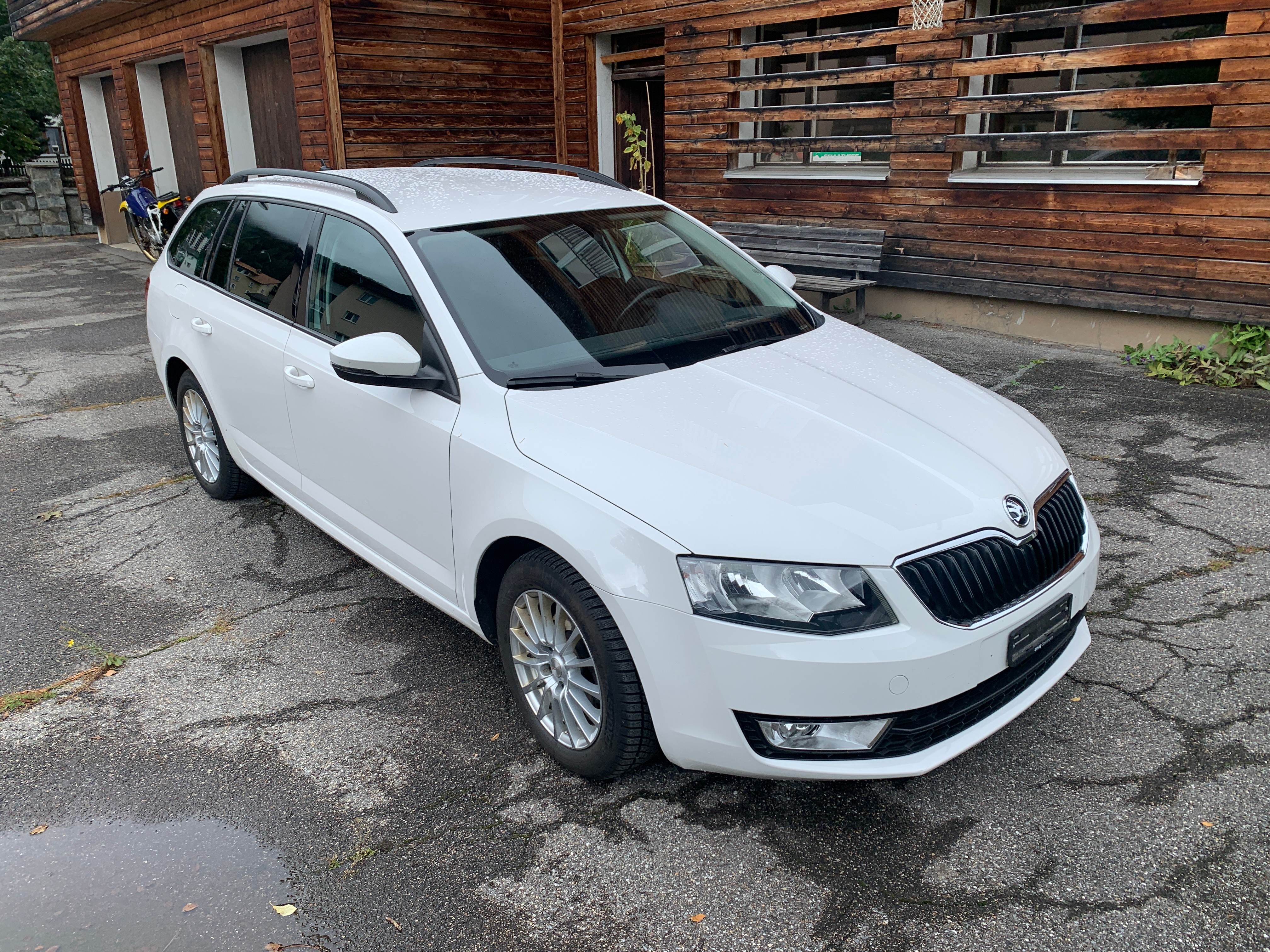 SKODA Octavia Combi 1.6 TDI Fresh 4x4