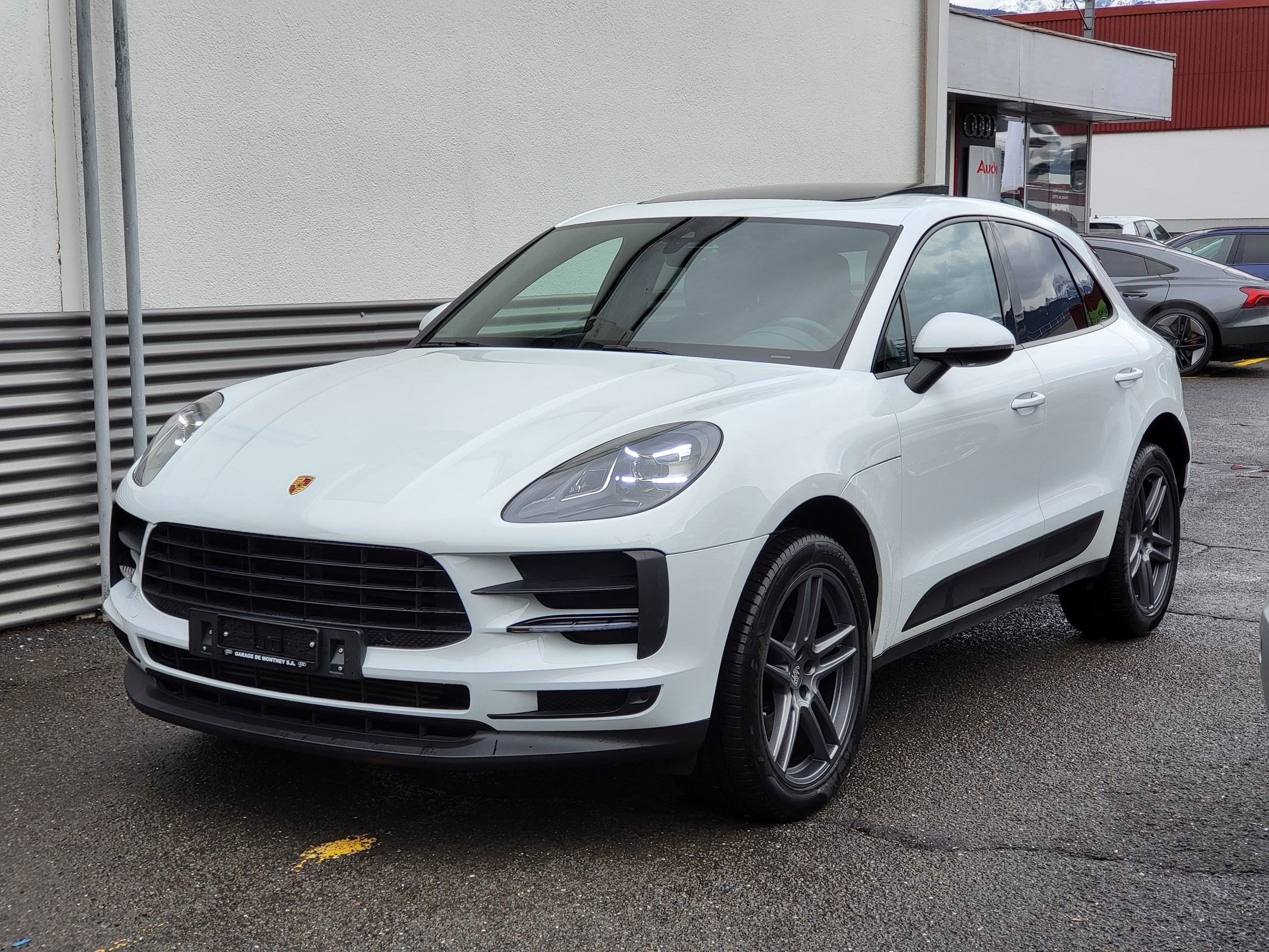 PORSCHE Macan PDK