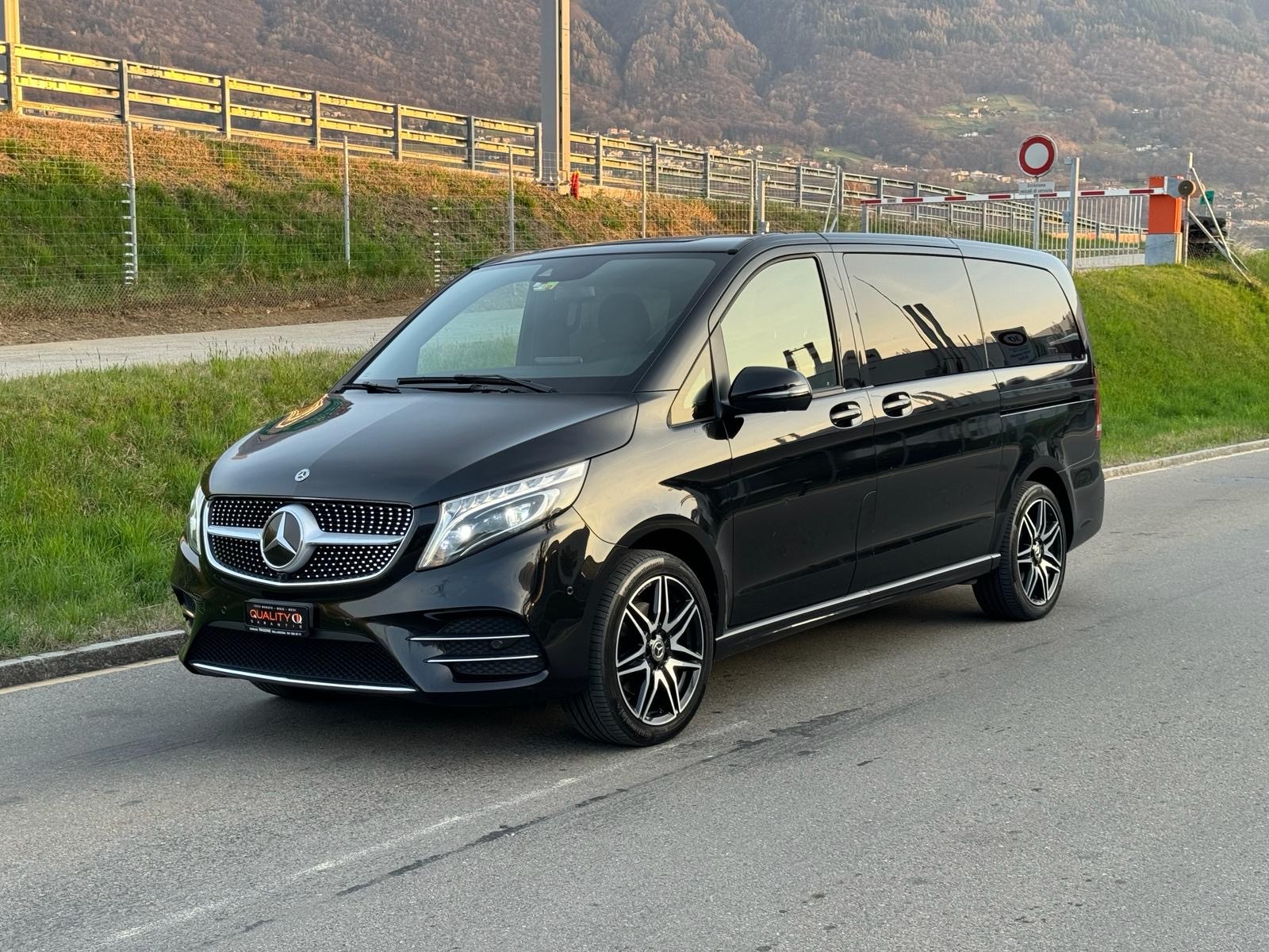 MERCEDES-BENZ V 250 d LANG 4Matic | 9G-Tronic | AMG LINE | 8 Pl. | AHK 2500 KG