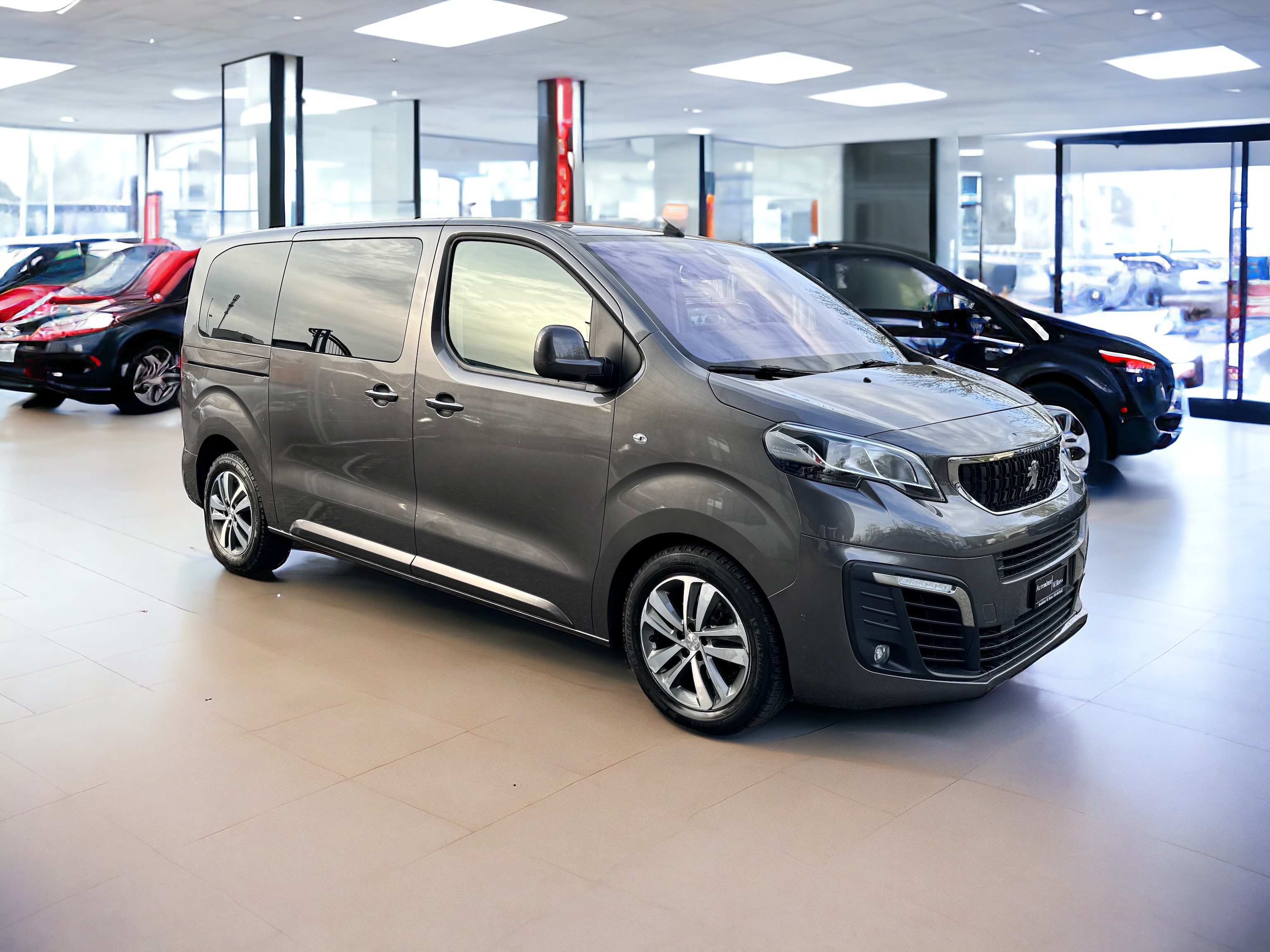 PEUGEOT Traveller 2.0 BlueHDi Allure Standard EAT