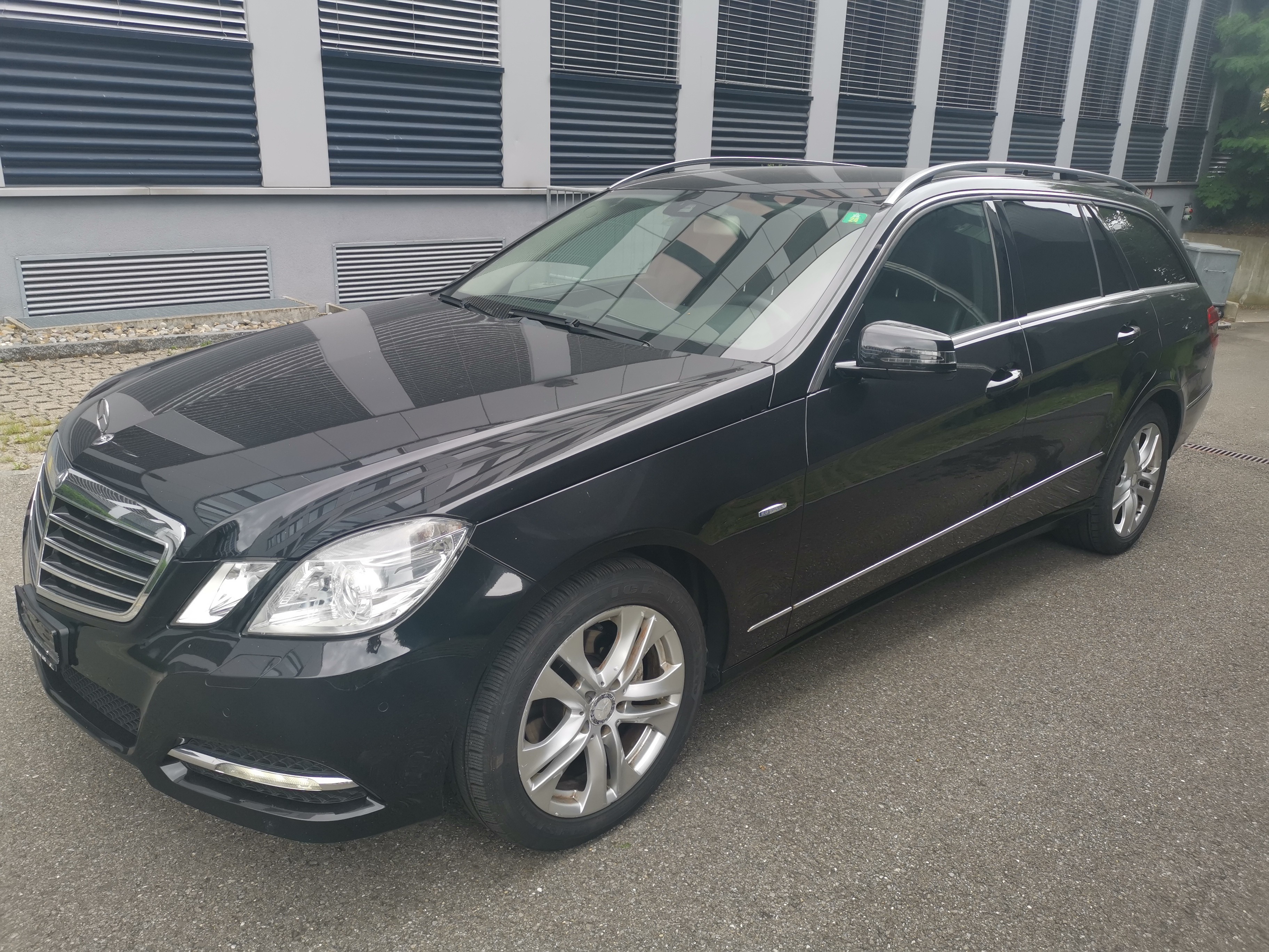 MERCEDES-BENZ E 220 CDI BlueEfficiency 7G-Tronic