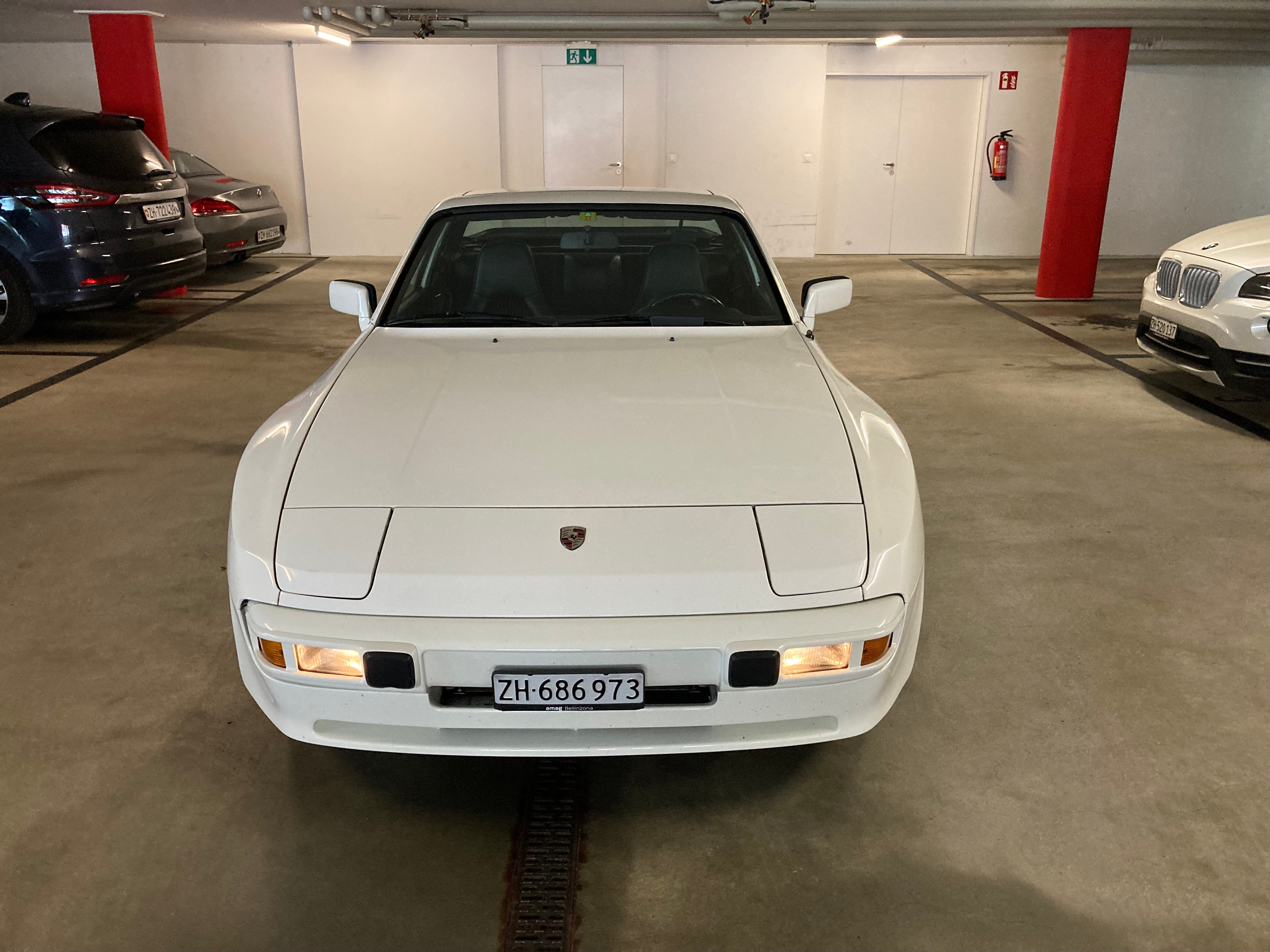 PORSCHE 944