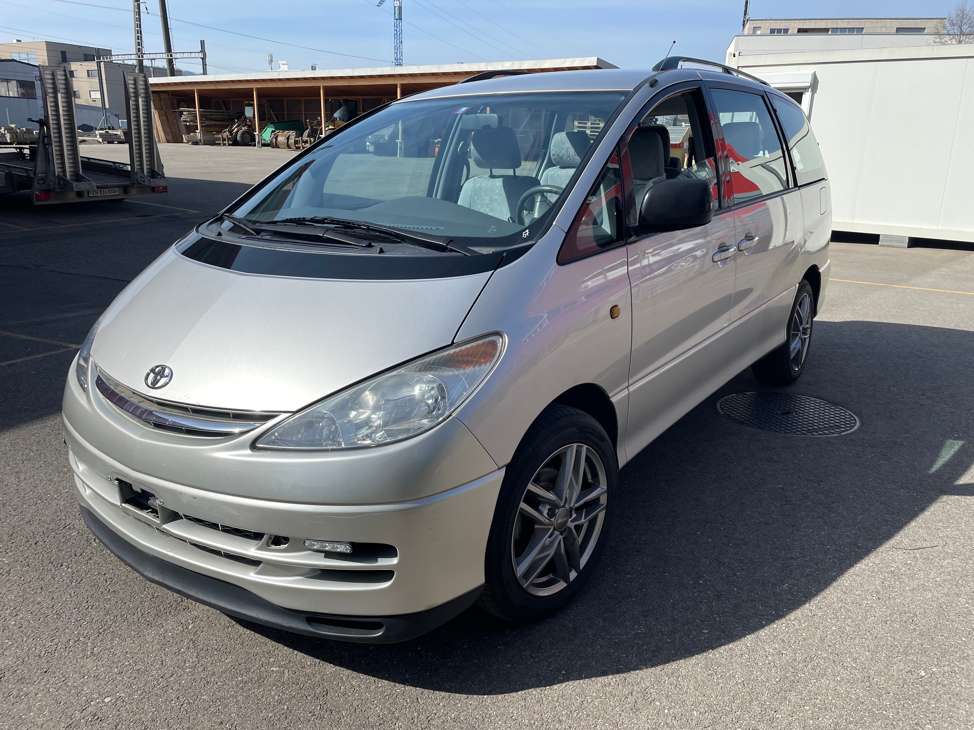 TOYOTA Previa Super Saloon 4x2