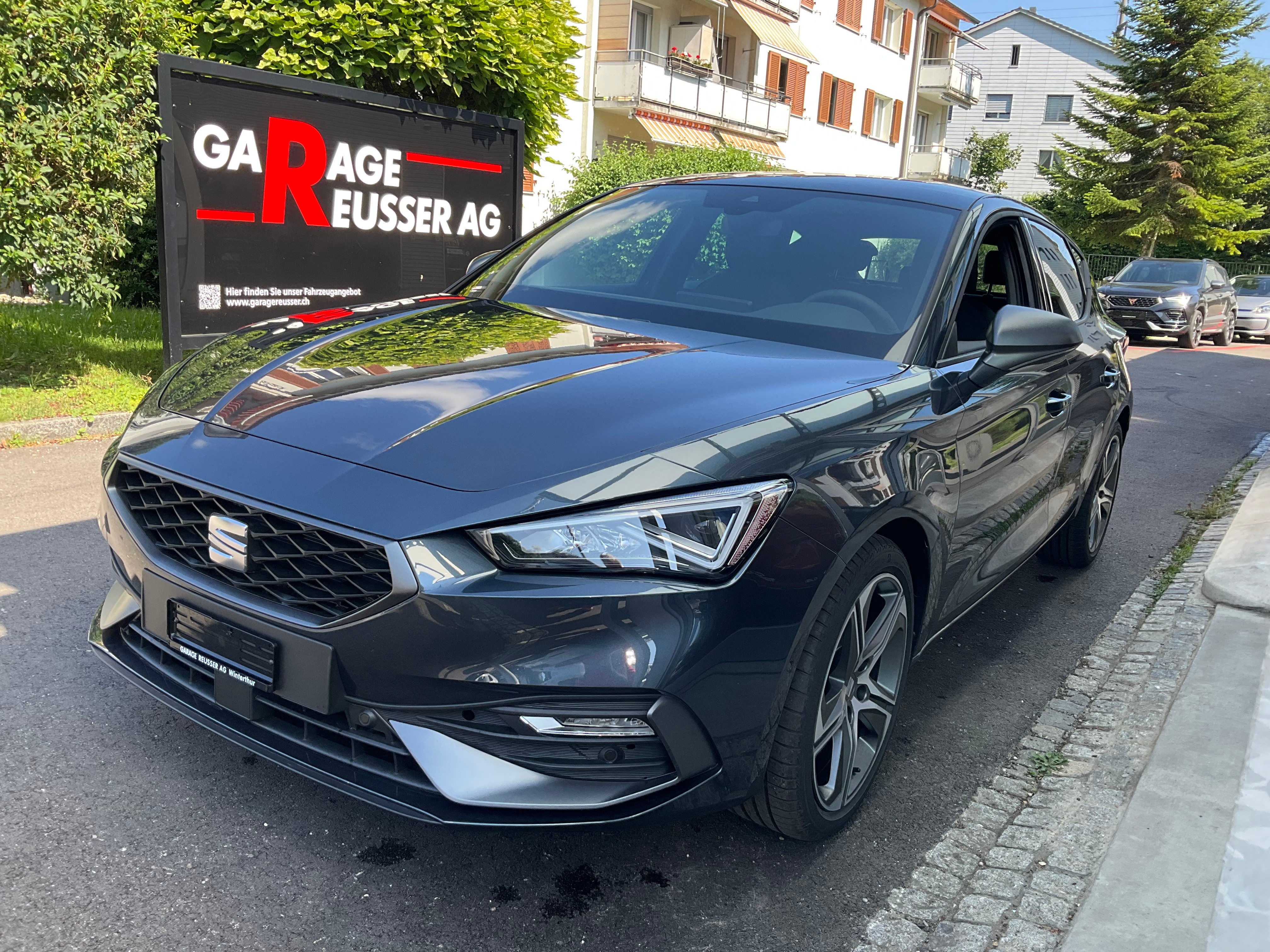 SEAT LEON 1.5 eTSI 150PS DSG FR *** PANORAMAGLASDACH & VIELES MEHR ***