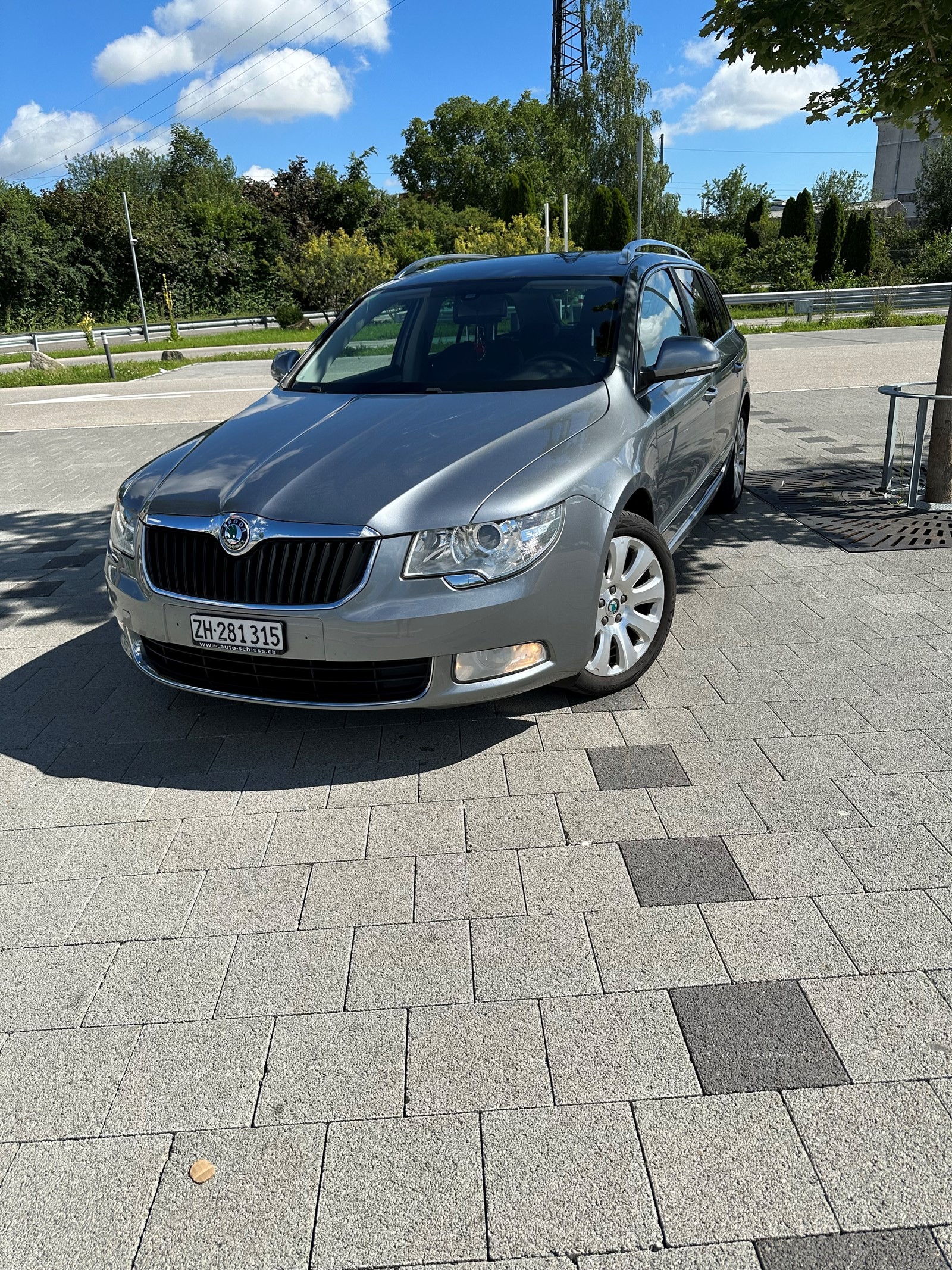 SKODA Superb Combi 2.0 TDi Family