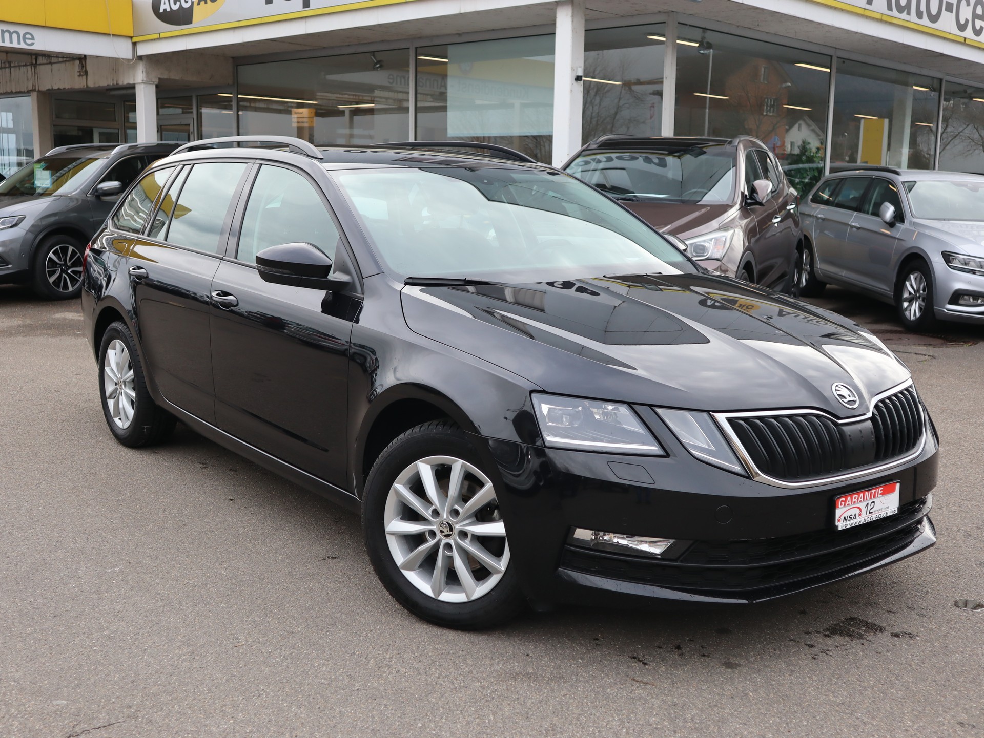 SKODA Octavia Combi 2.0 TDI Style DSG ** Teil-Leder ** PDC ** Gr-Navigation ** Frisch ab MFK & Service **