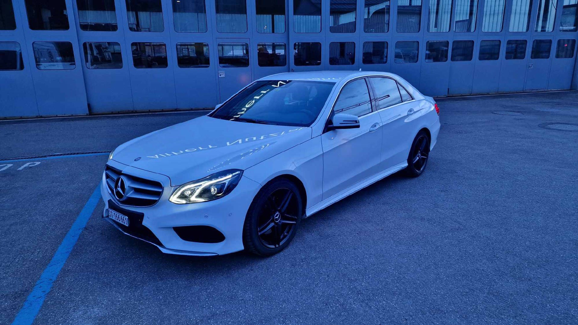 MERCEDES-BENZ E 220 CDI Avangarde BlueTec 9GTronic