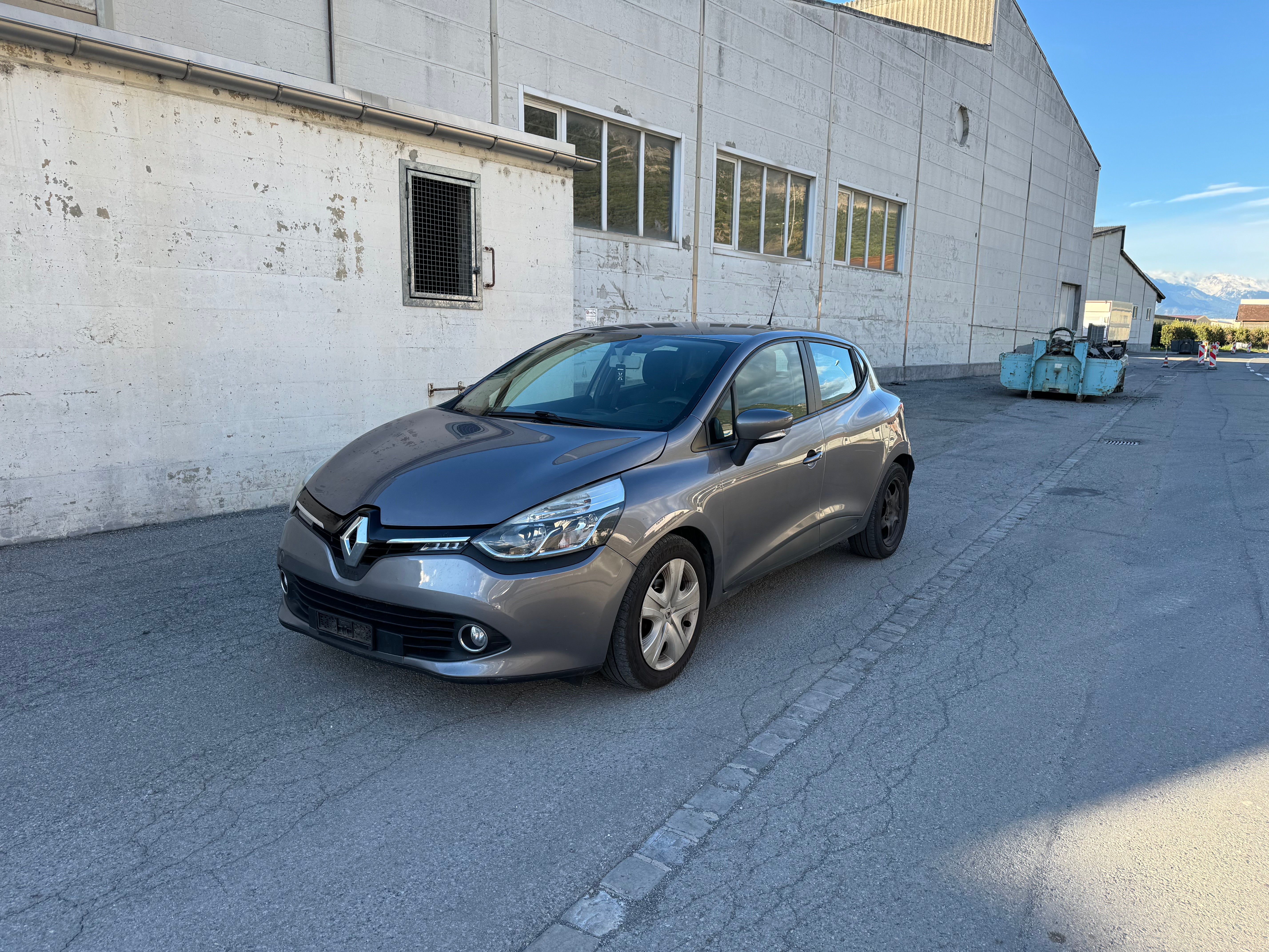 RENAULT Clio 1.2 16V Authentique