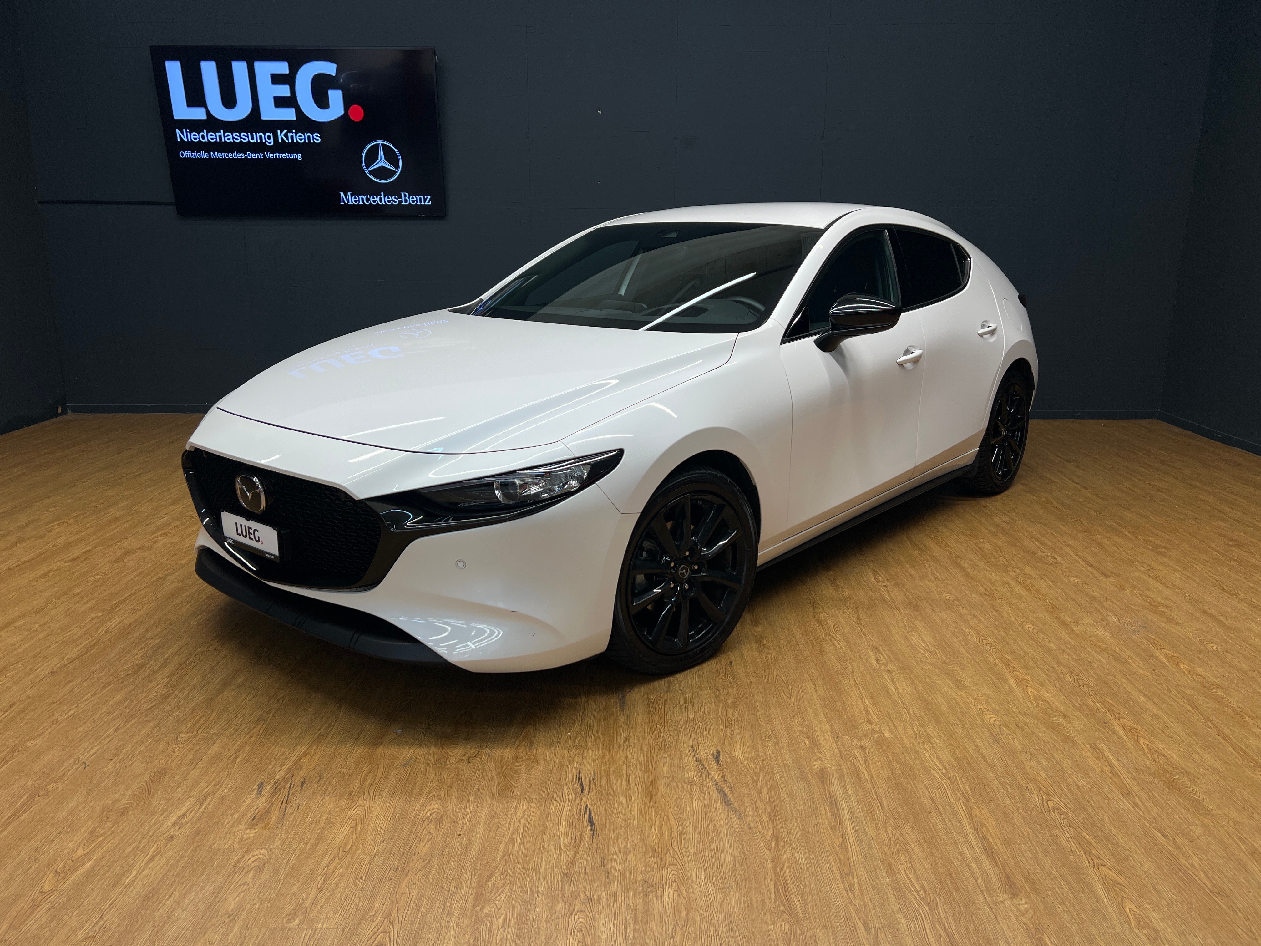 MAZDA 3 Hatchback SKYACTIV-X MHybrid 186 Homura AWD Automat