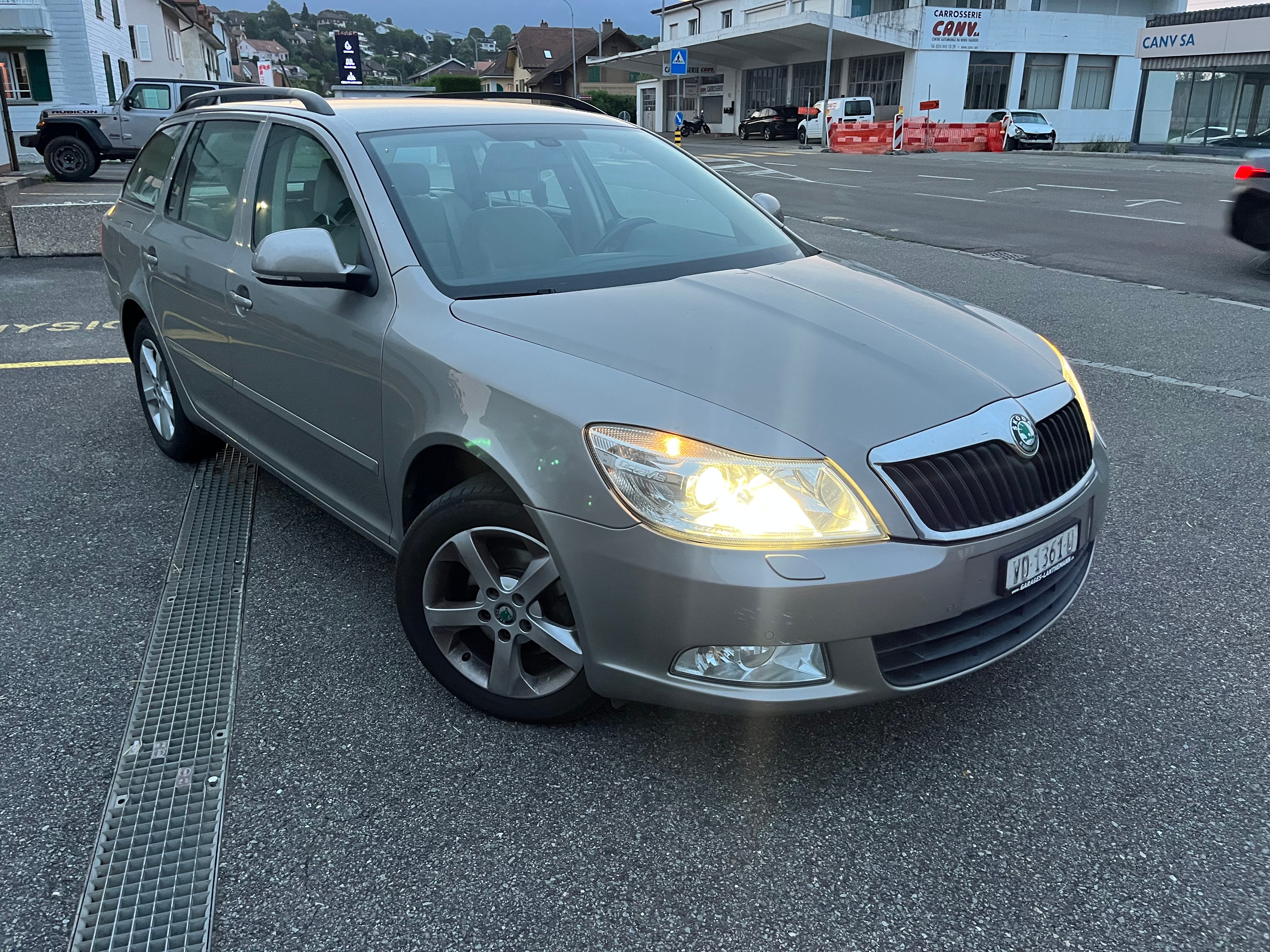 SKODA Octavia Combi 1.4 TSI Ambiente DSG