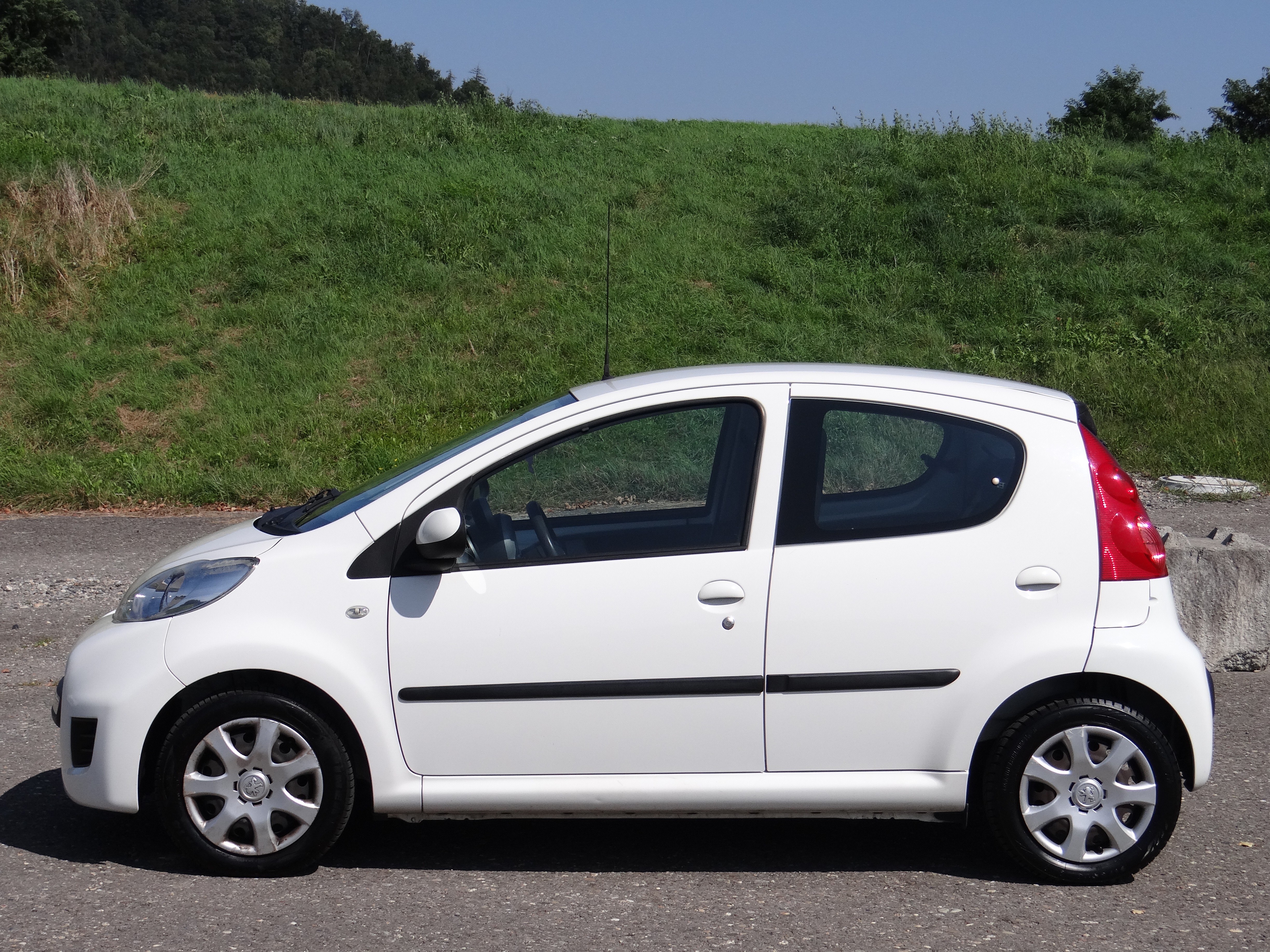 PEUGEOT 107 1.0 Trendy