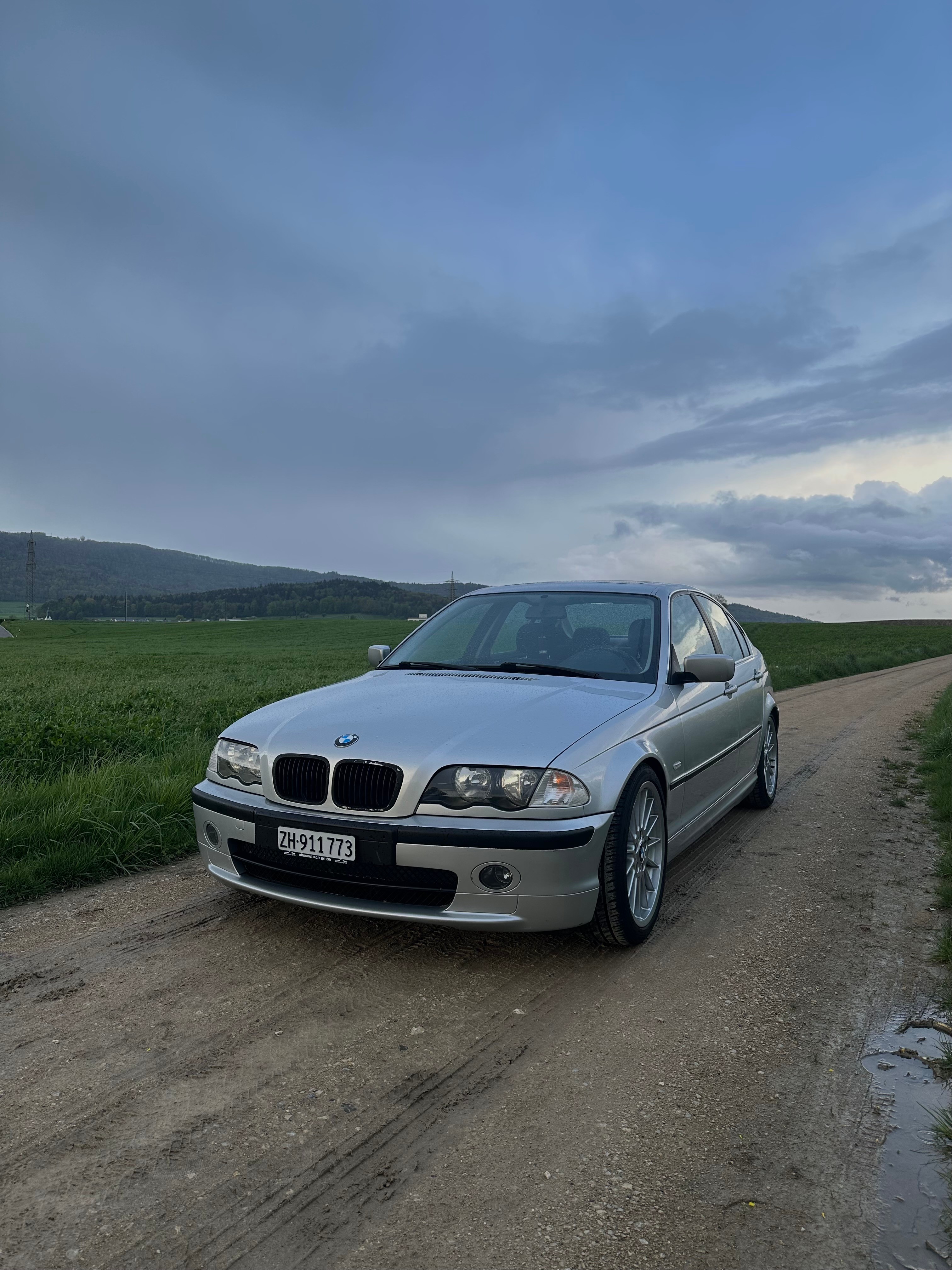 BMW 320i