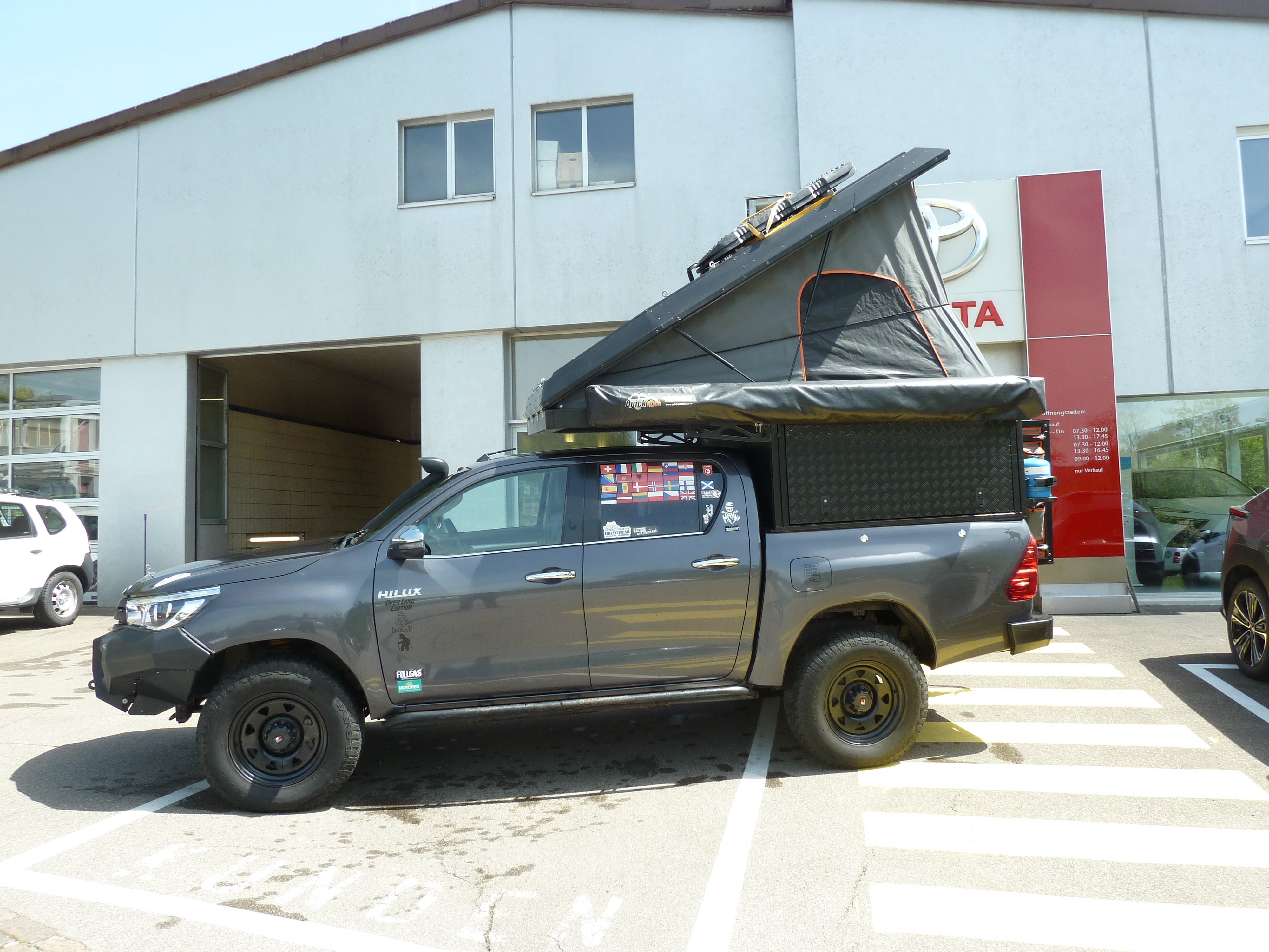 TOYOTA Hilux 2.4-4D Sol Premium Double Cab 4x4 A