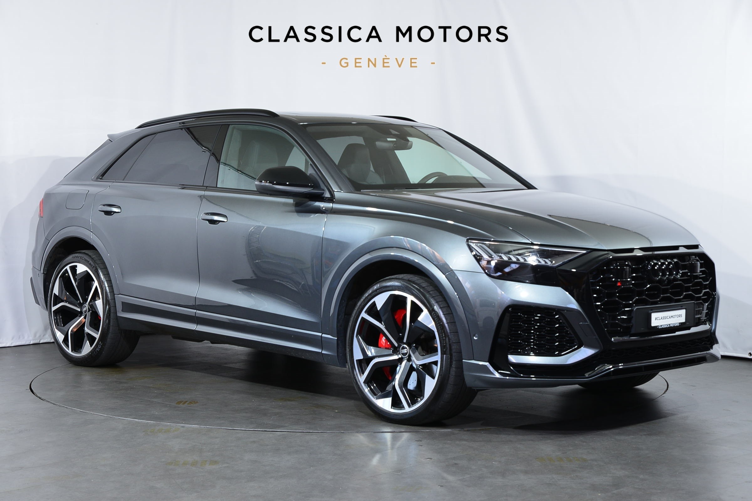 AUDI RSQ8 quattro tiptronic