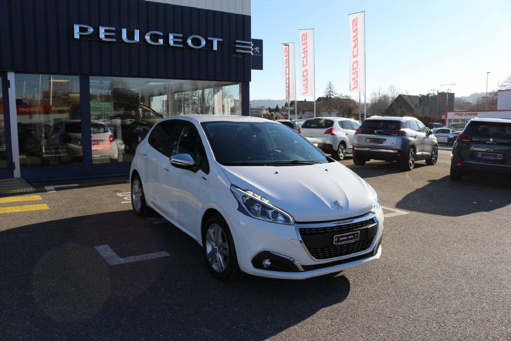 PEUGEOT 208 1.2 PureTech Signature S/S
