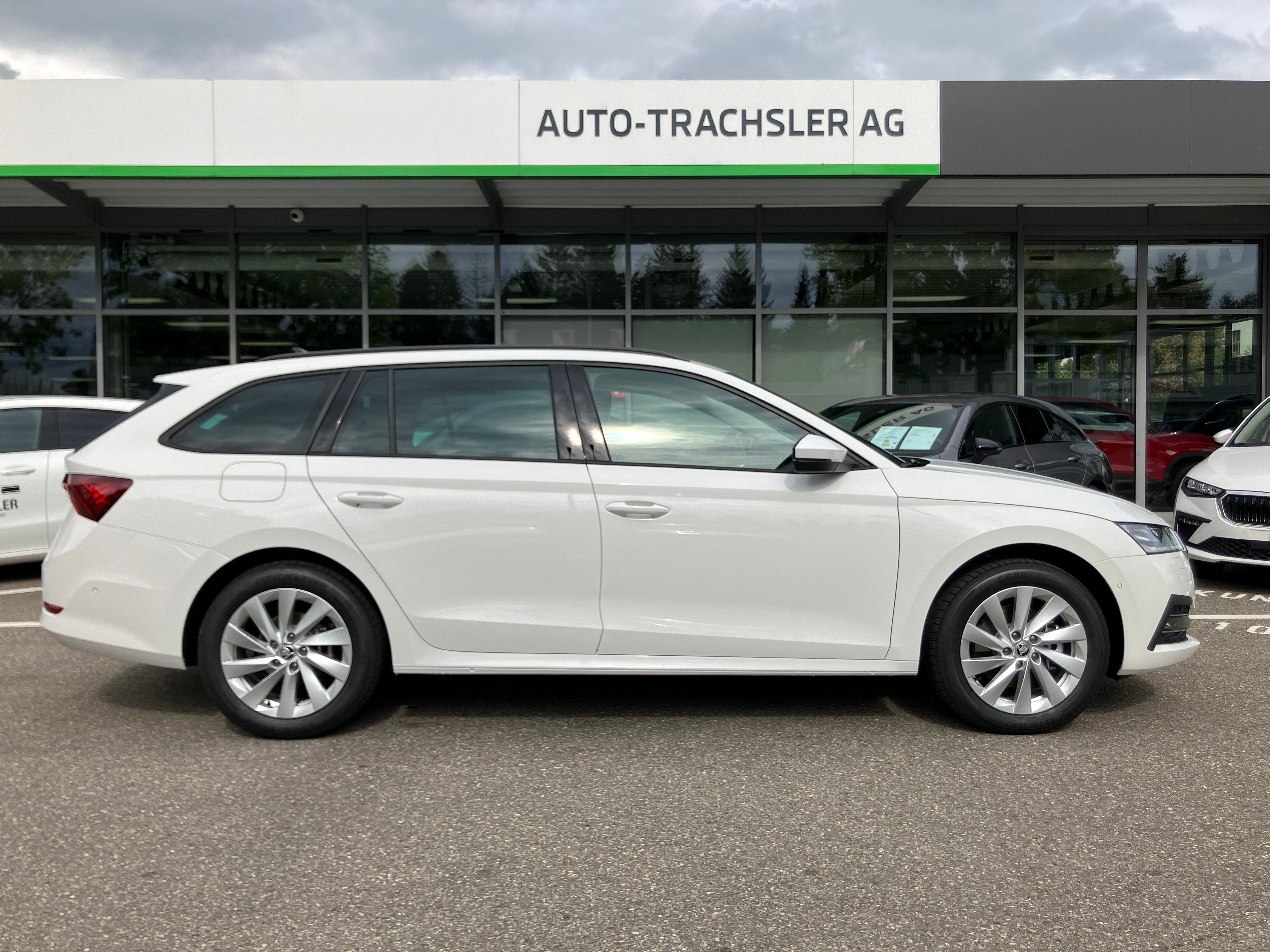 SKODA Octavia Combi 2.0 TSI Style DSG 4x4