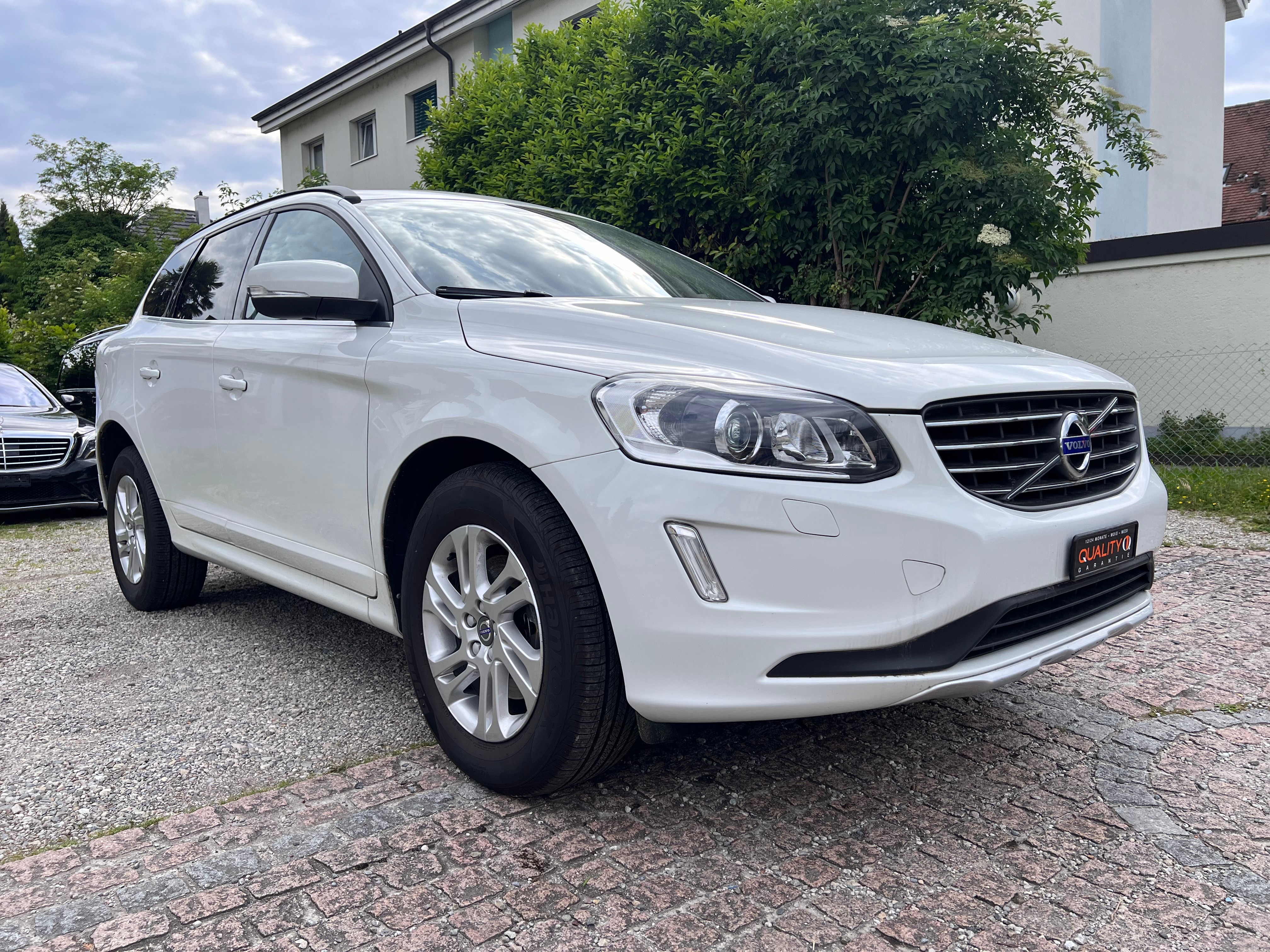 VOLVO XC60 D4 AWD Momentum Geartronic