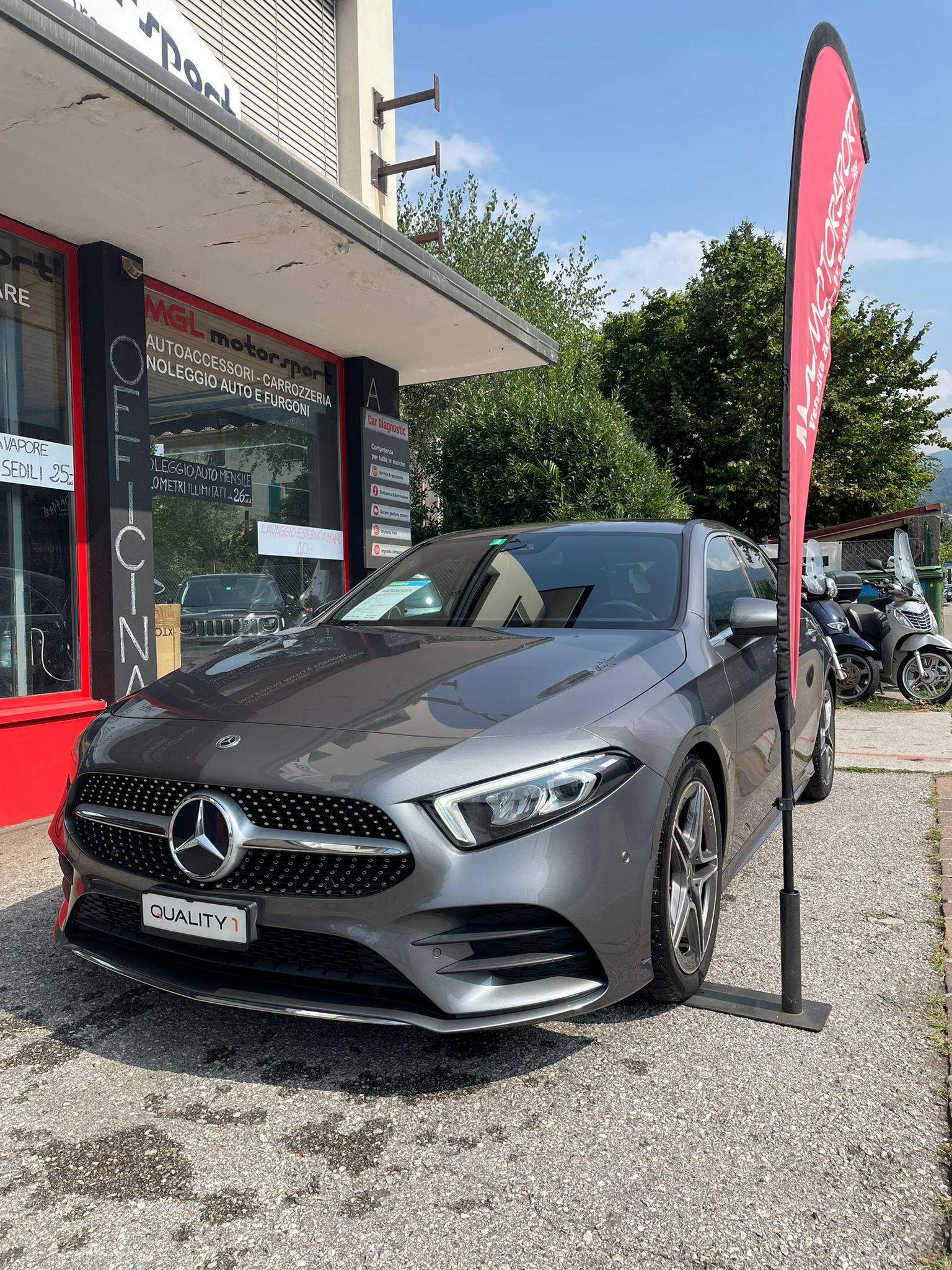 MERCEDES-BENZ A 180 AMG Line 7G-DCT