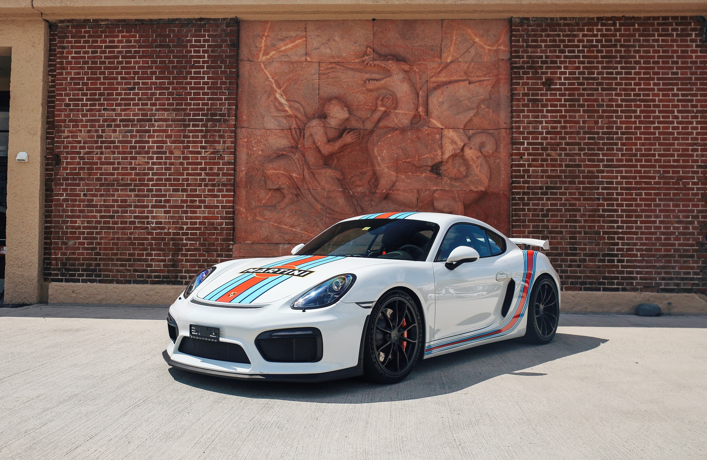 PORSCHE Cayman GT4