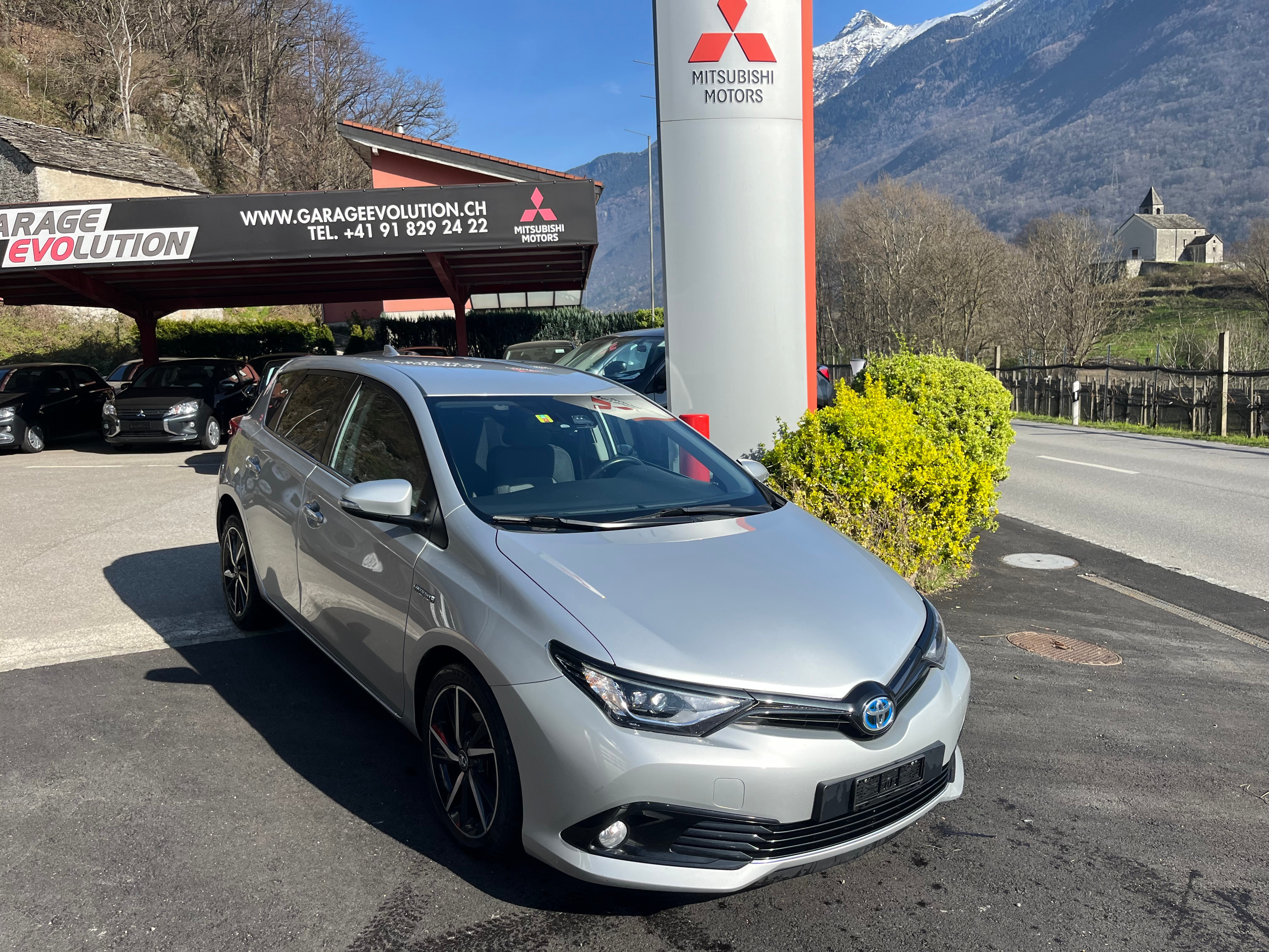 TOYOTA Auris 1.8 HSD Comfort e-CVT