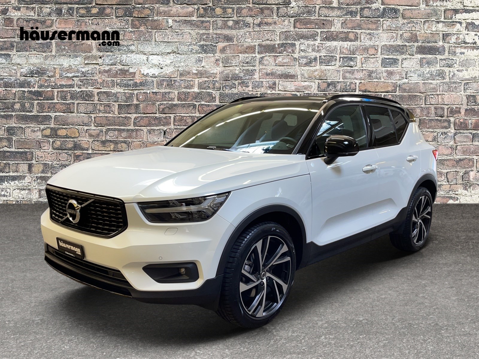 VOLVO XC40 2.0 B5 MH R-Design AWD