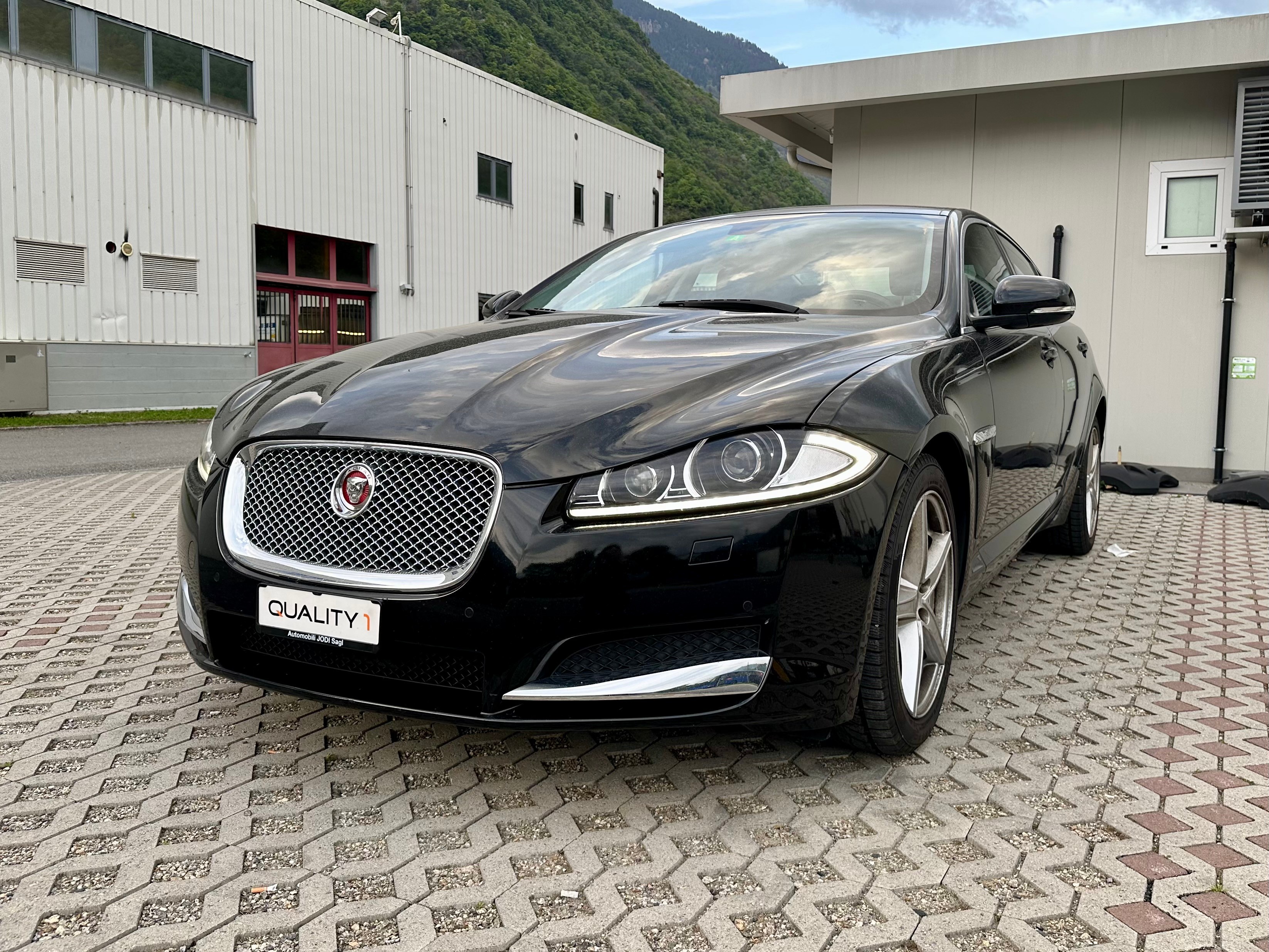 JAGUAR XF 2.2 D