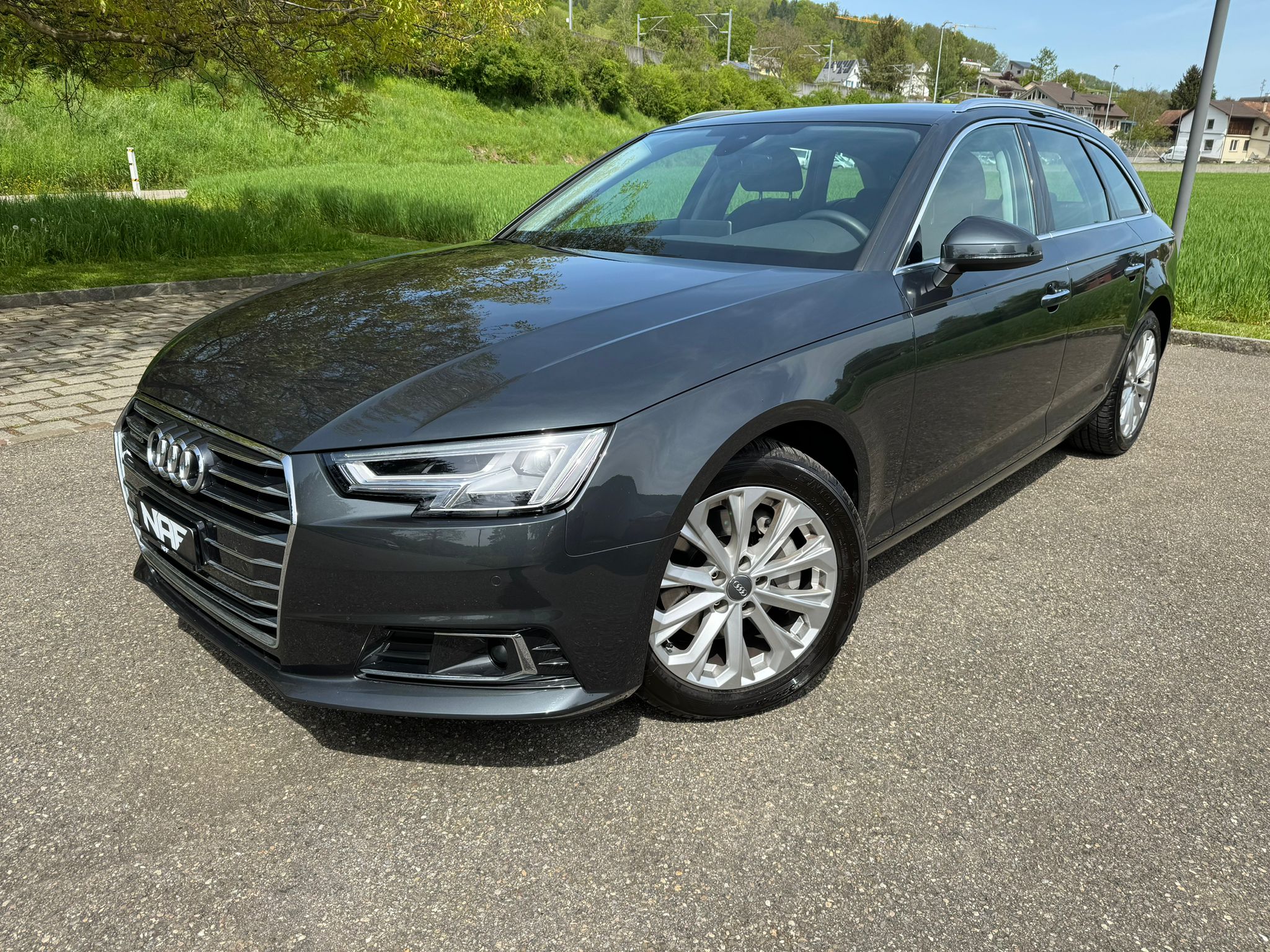 AUDI A4 Avant 2.0 TDI Design quattro S-tronic