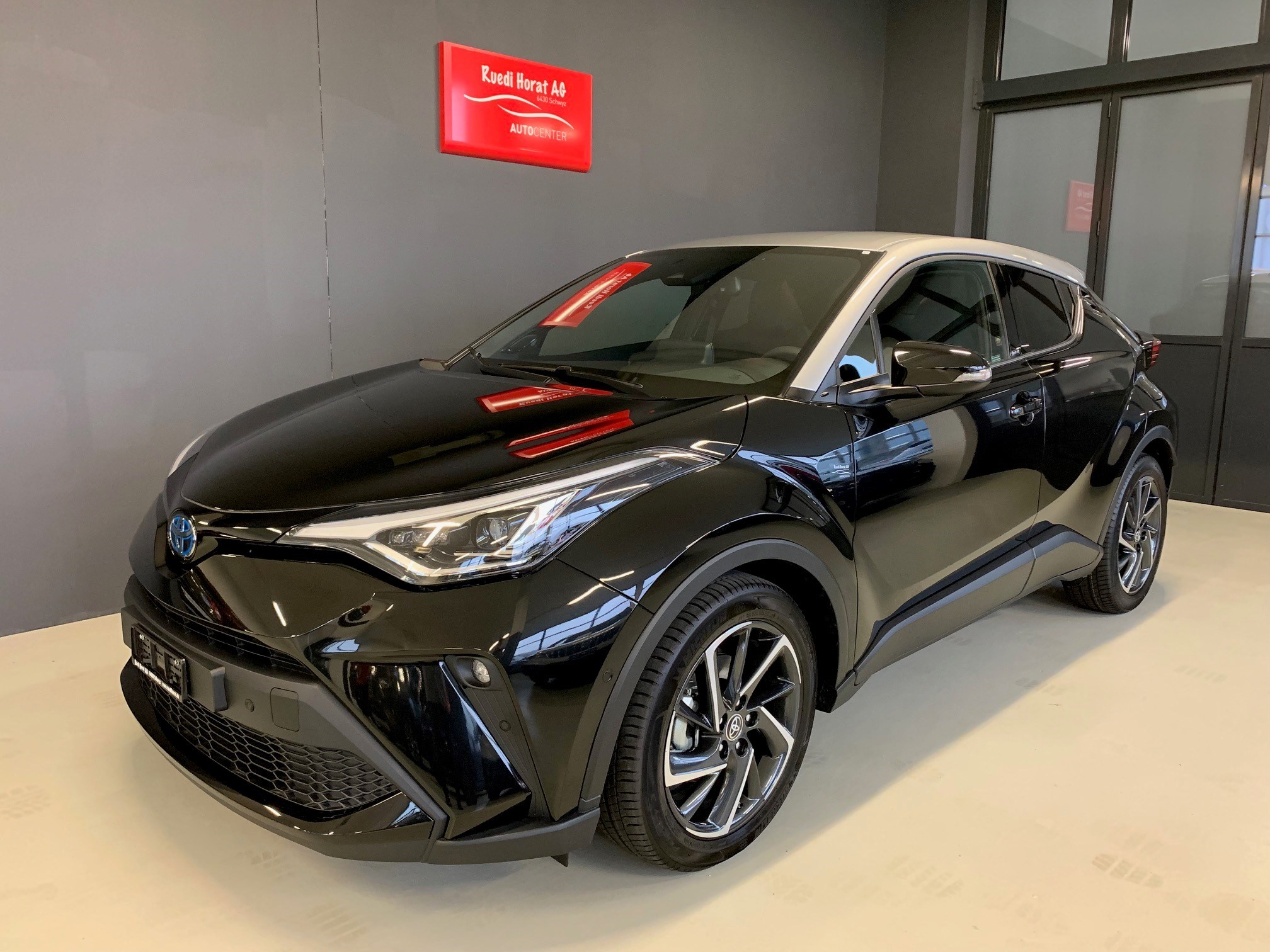 TOYOTA C-HR 2.0 VVTi HSD Move