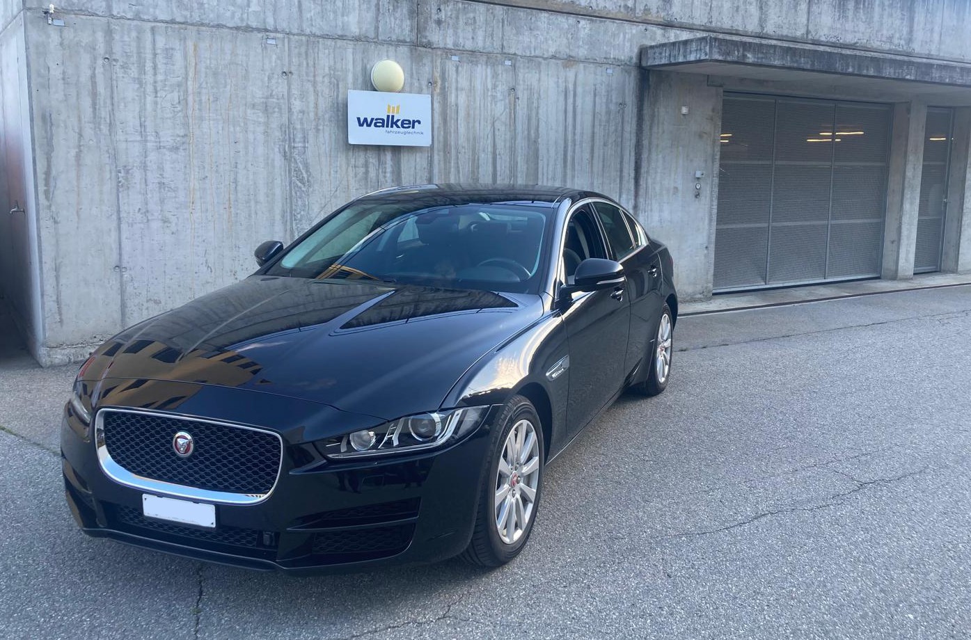 JAGUAR XE 20d Pure Automat