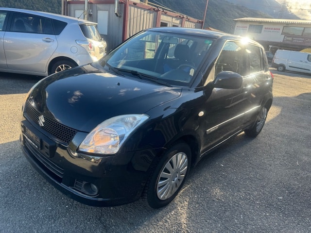 SUZUKI Swift 1.3i 16V GL Top 4x4