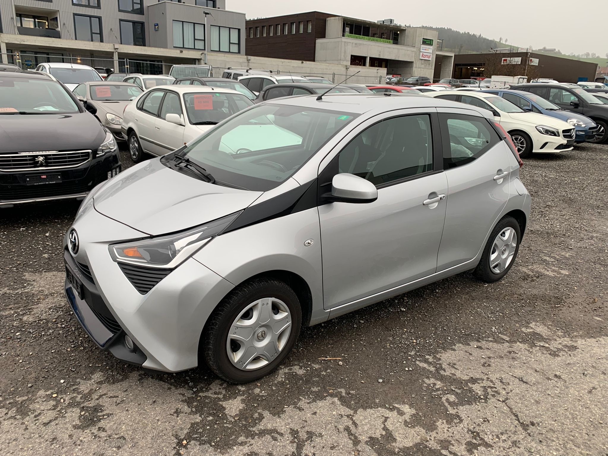 TOYOTA Aygo 1.0 VVT-i x-play X-shift