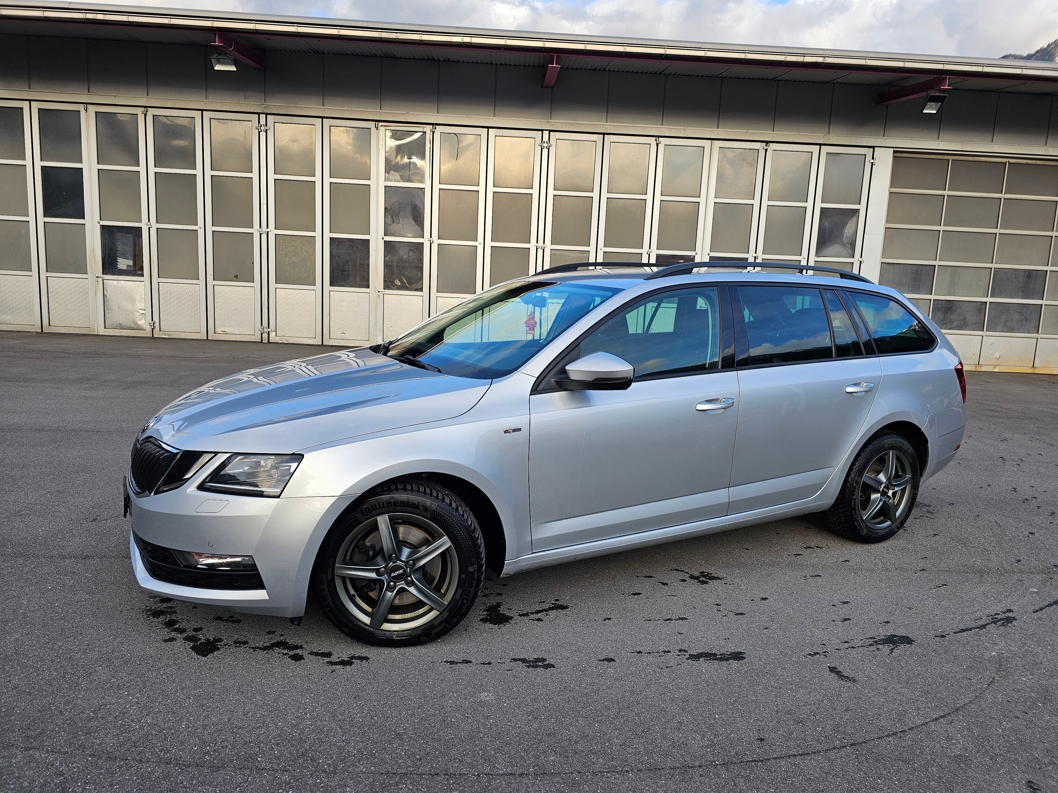 SKODA Octavia Combi 2.0 TSI Soleil 4x4 DSG