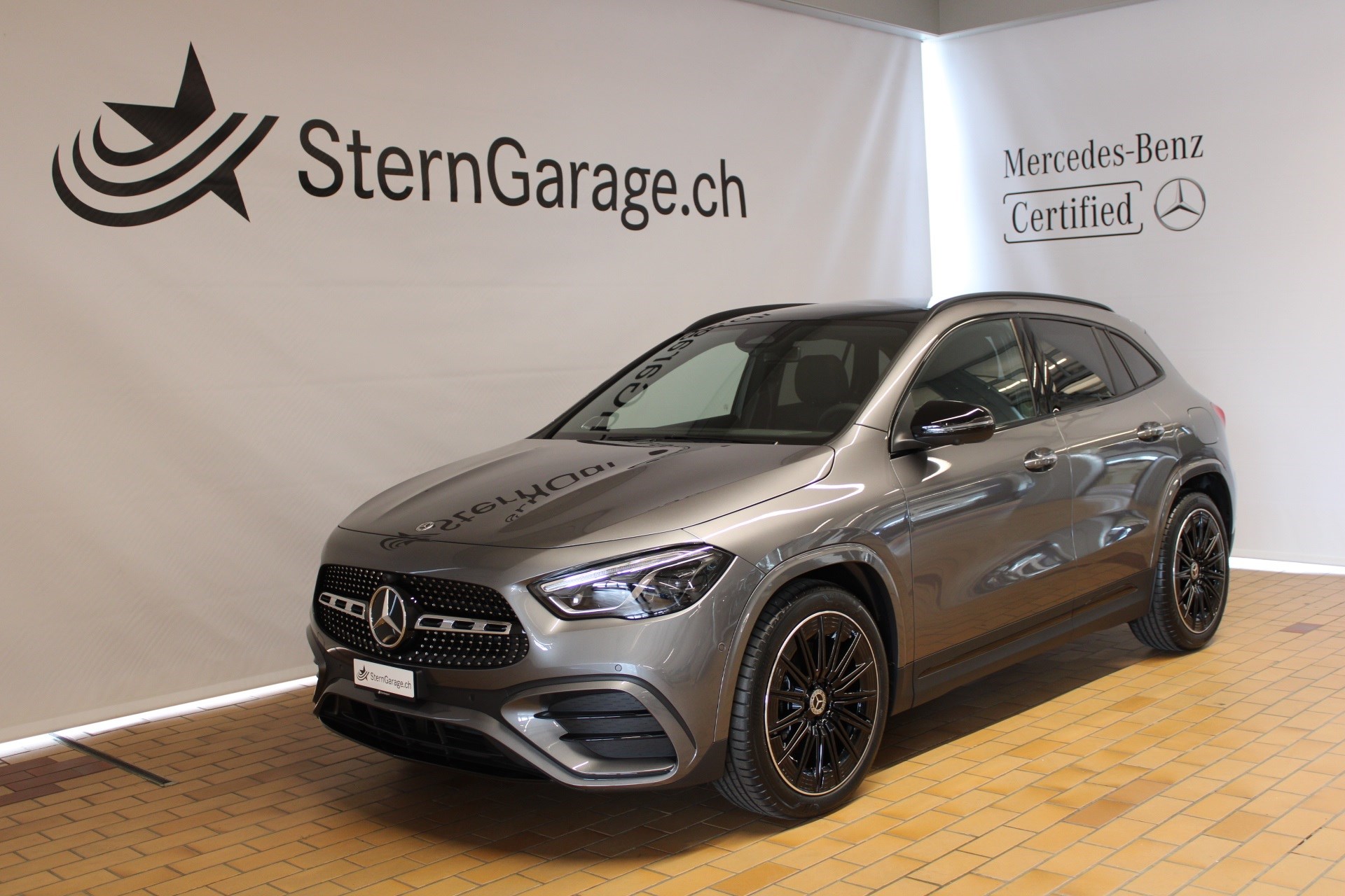 MERCEDES-BENZ GLA 250 4Matic Swiss Star AMG Line