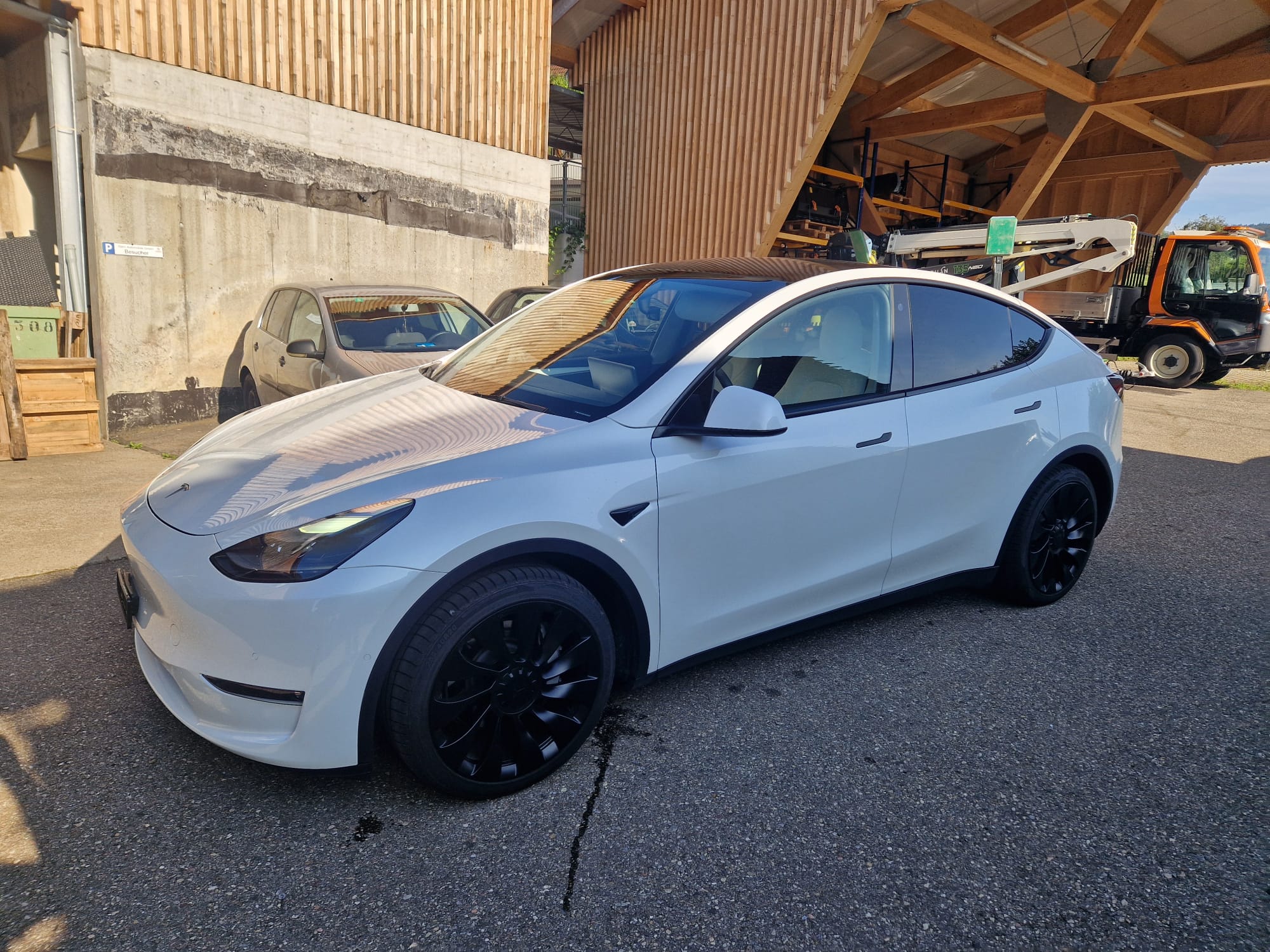 TESLA Model Y Long Range