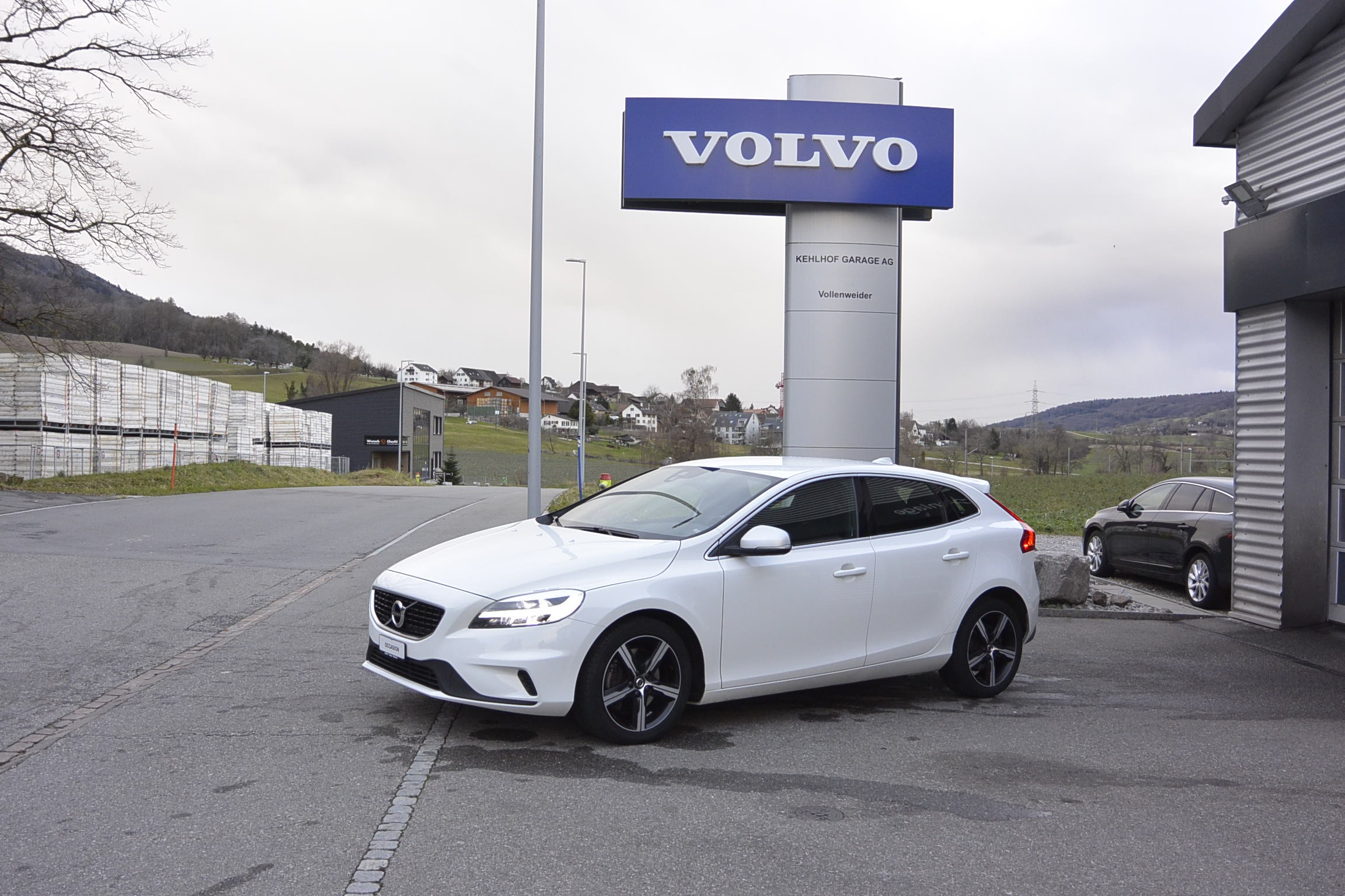 VOLVO V40 D3 R-Design