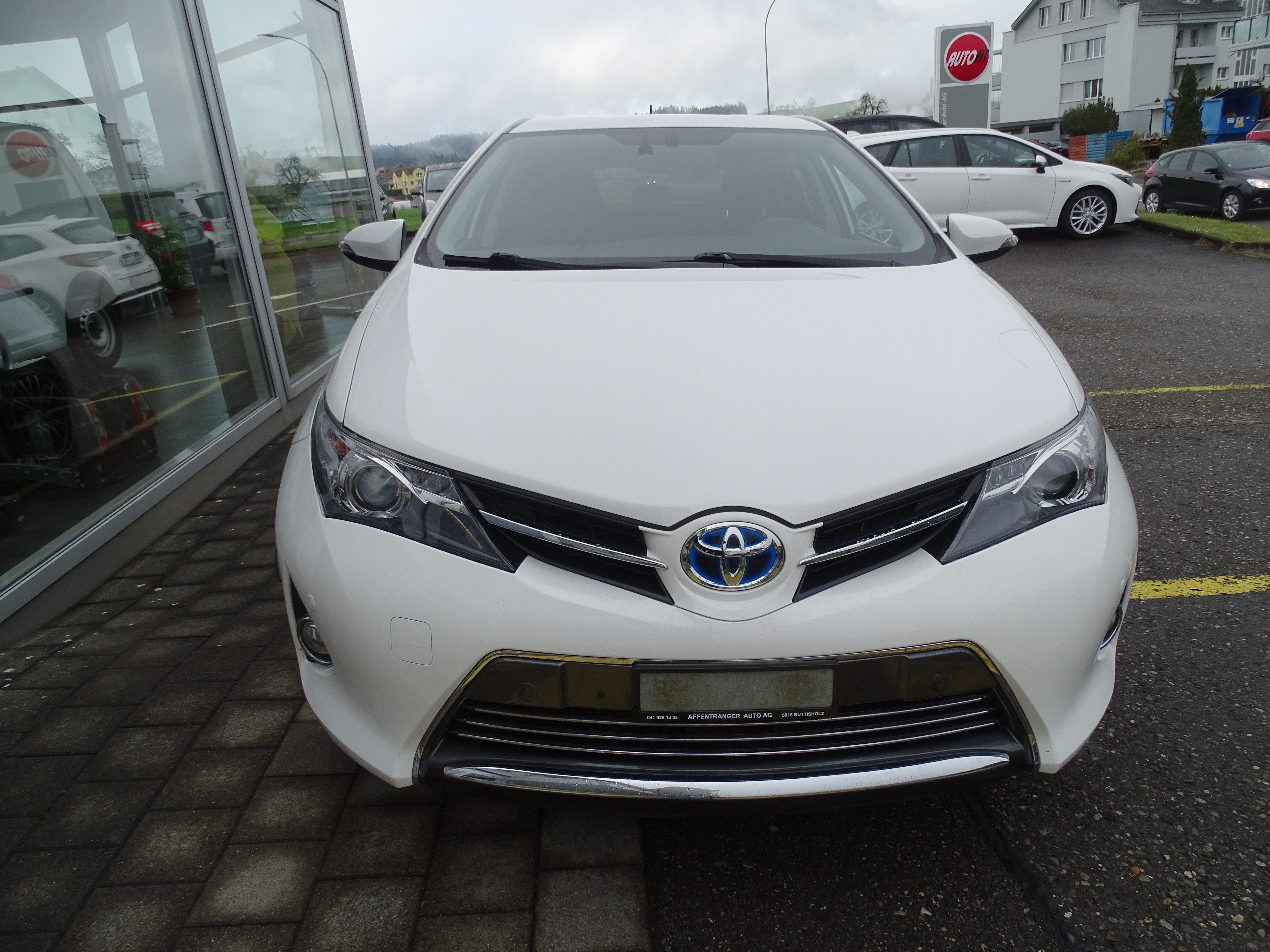 TOYOTA Auris 1.8 16V HSD Linea Sol