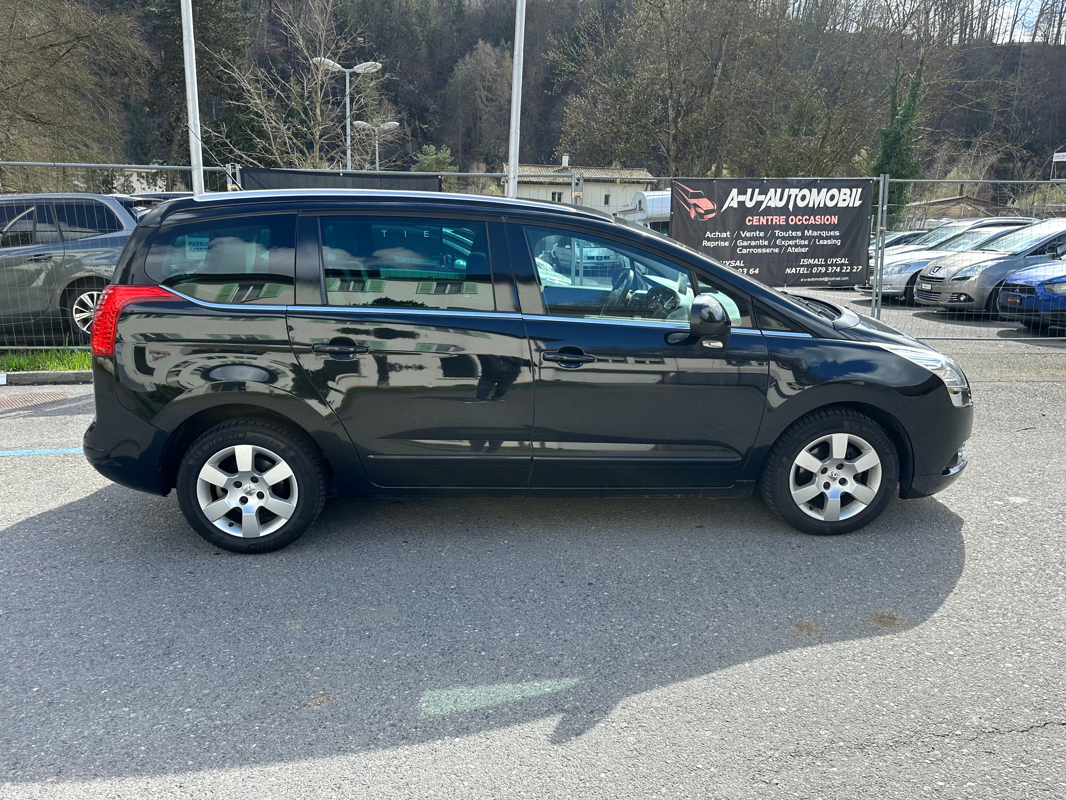 PEUGEOT 5008 1.6 HDI Allure EGS6