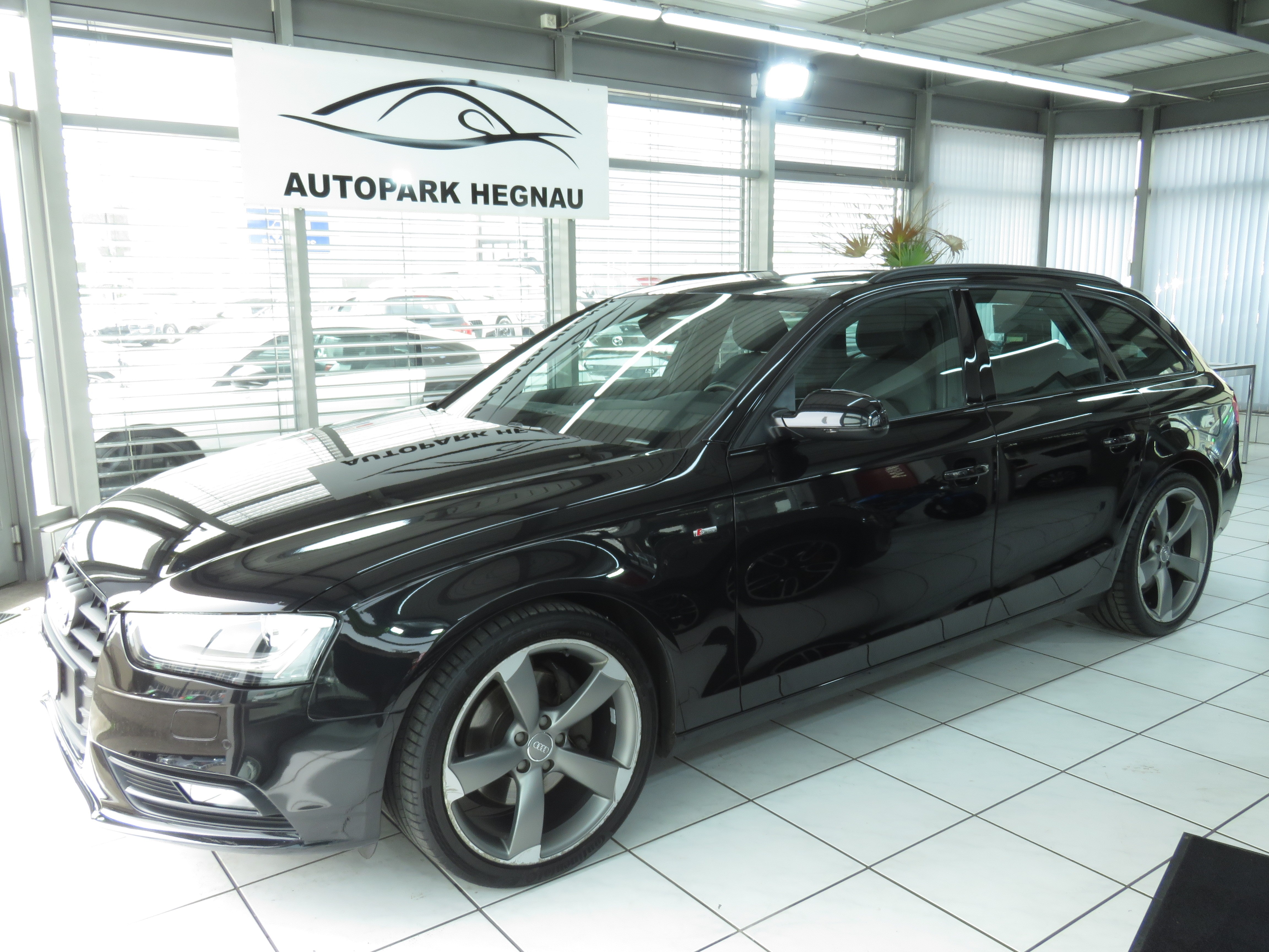 AUDI A4 Avant 2.0 TFSI Quattro s-tronic (Automat)