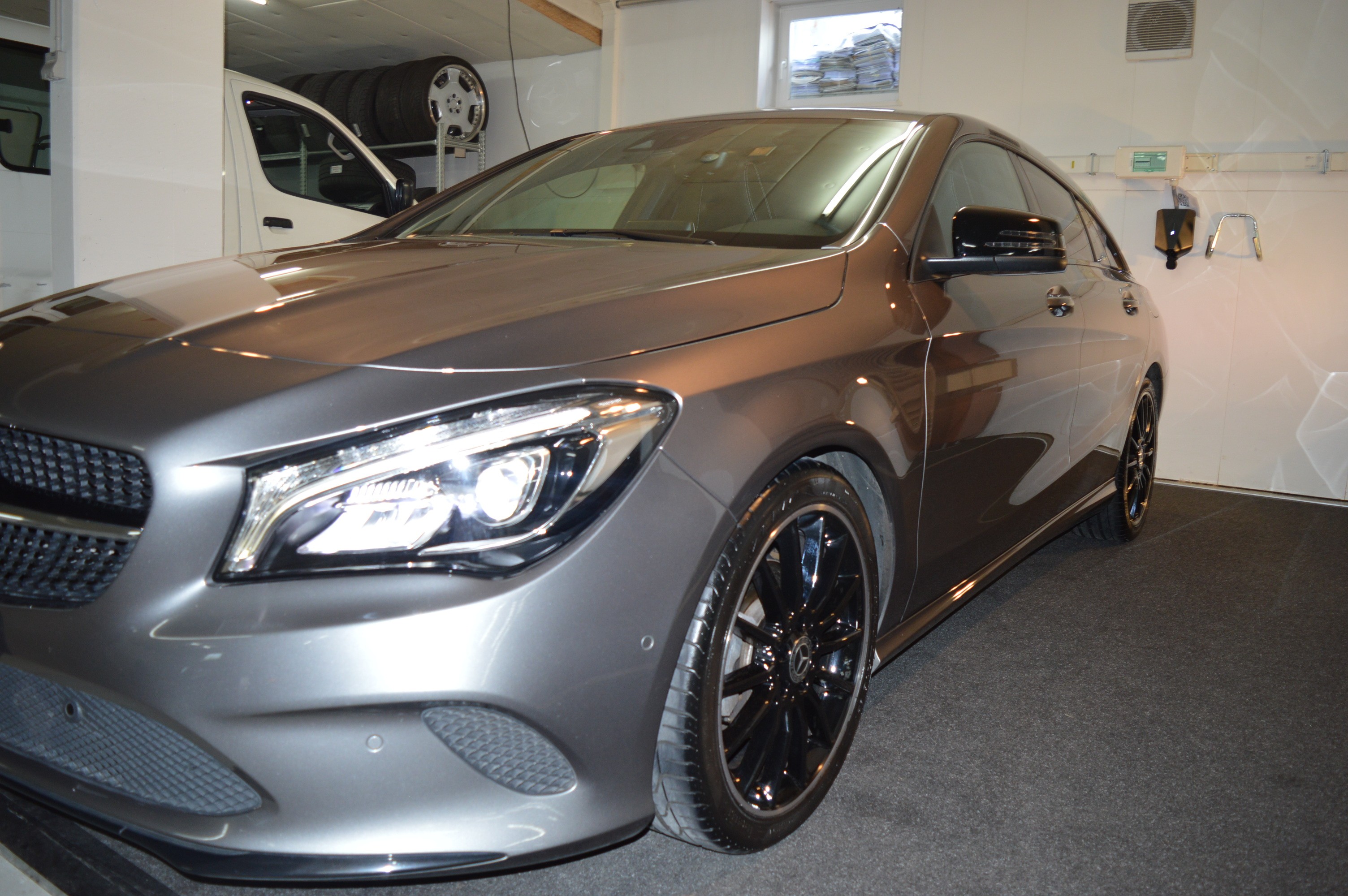 MERCEDES-BENZ CLA Shooting Brake 200 Night Star 7G-DCT