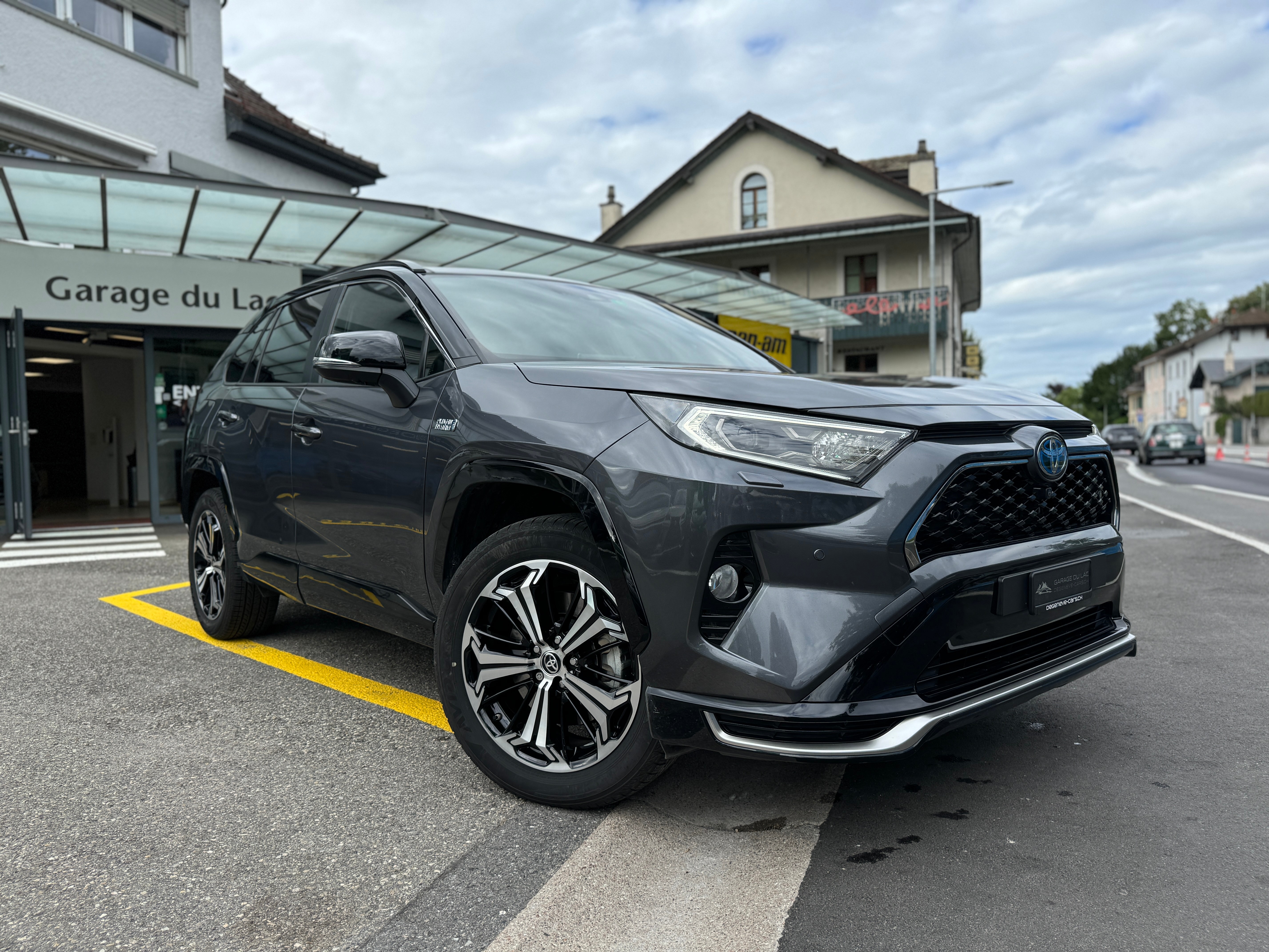 TOYOTA RAV-4 2.5 PHEV Platinum e-CVT 4WD