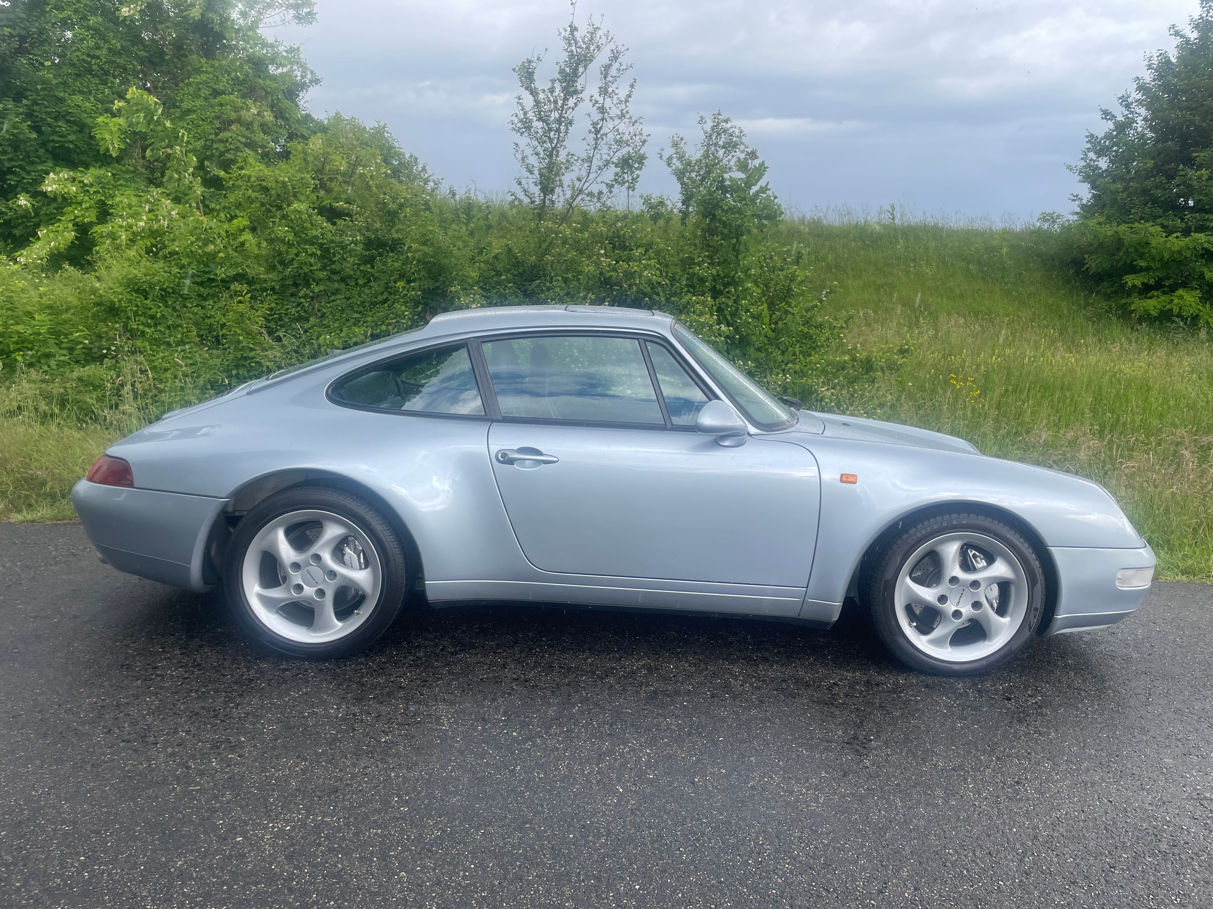 PORSCHE 911 Carrera 4