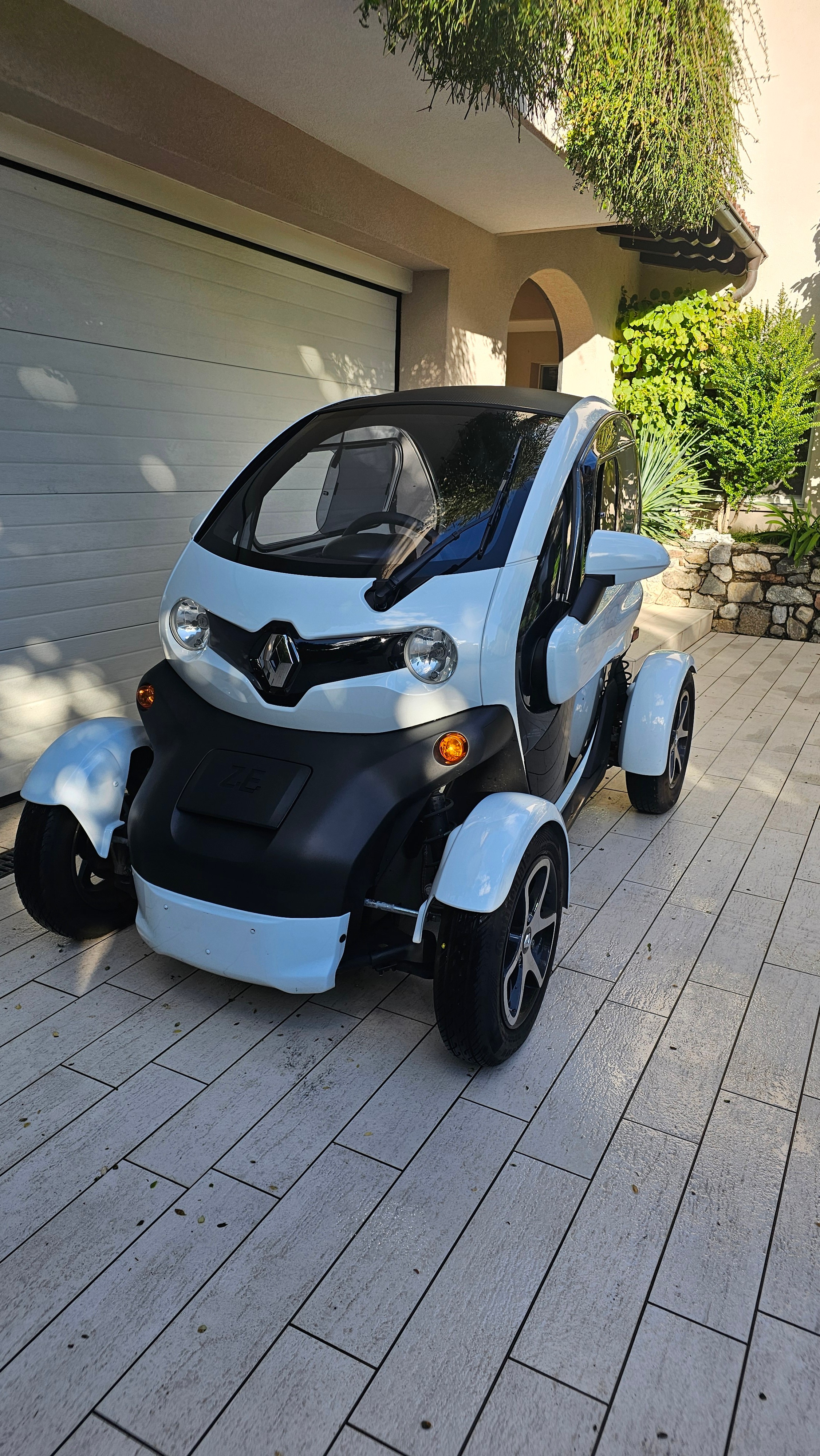 RENAULT Twizy Z.E. FP Sport Edition (incl. Battery)