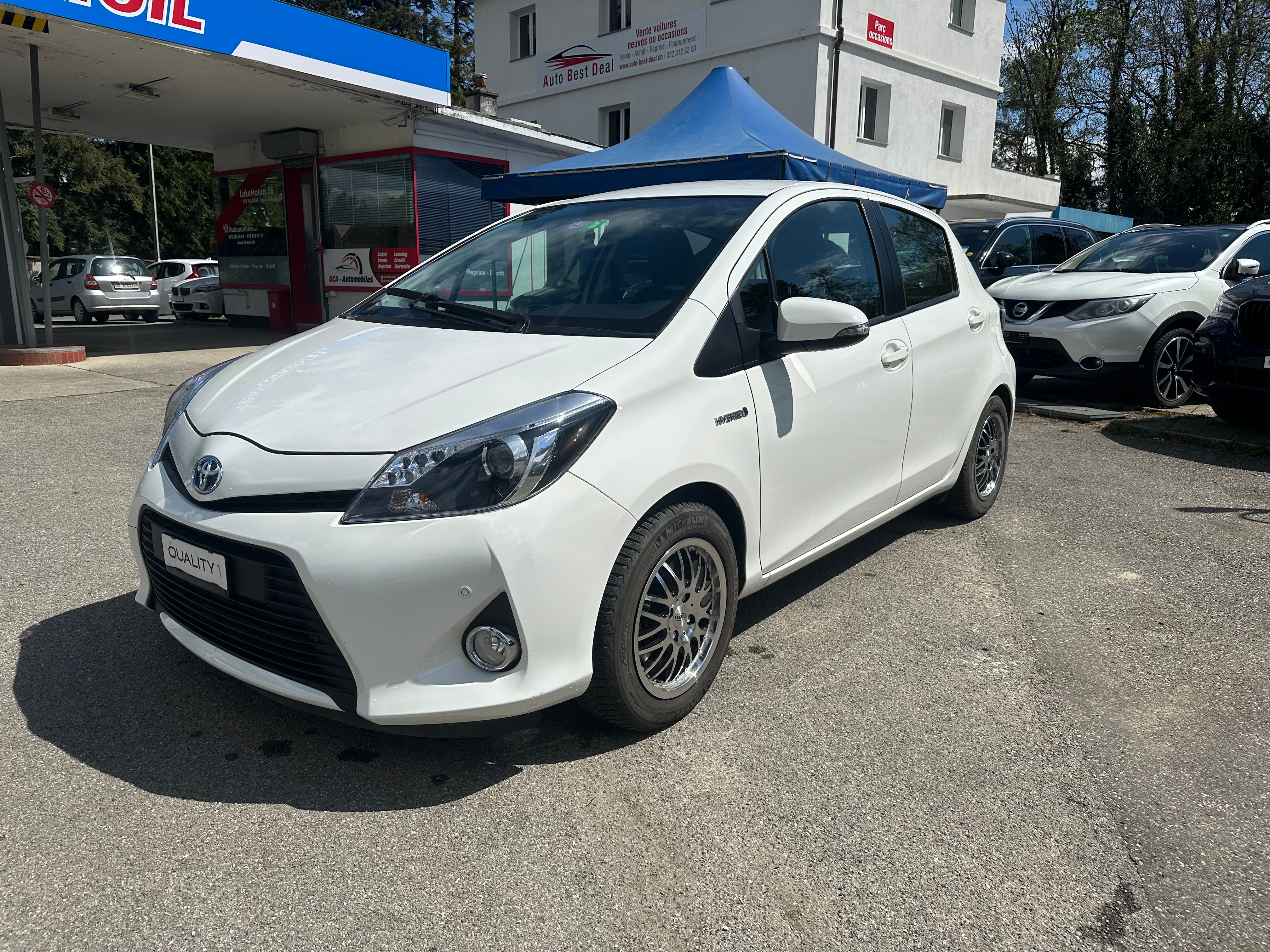 TOYOTA Yaris 1.5 VVT-i Hybrid Sol Premium CVT