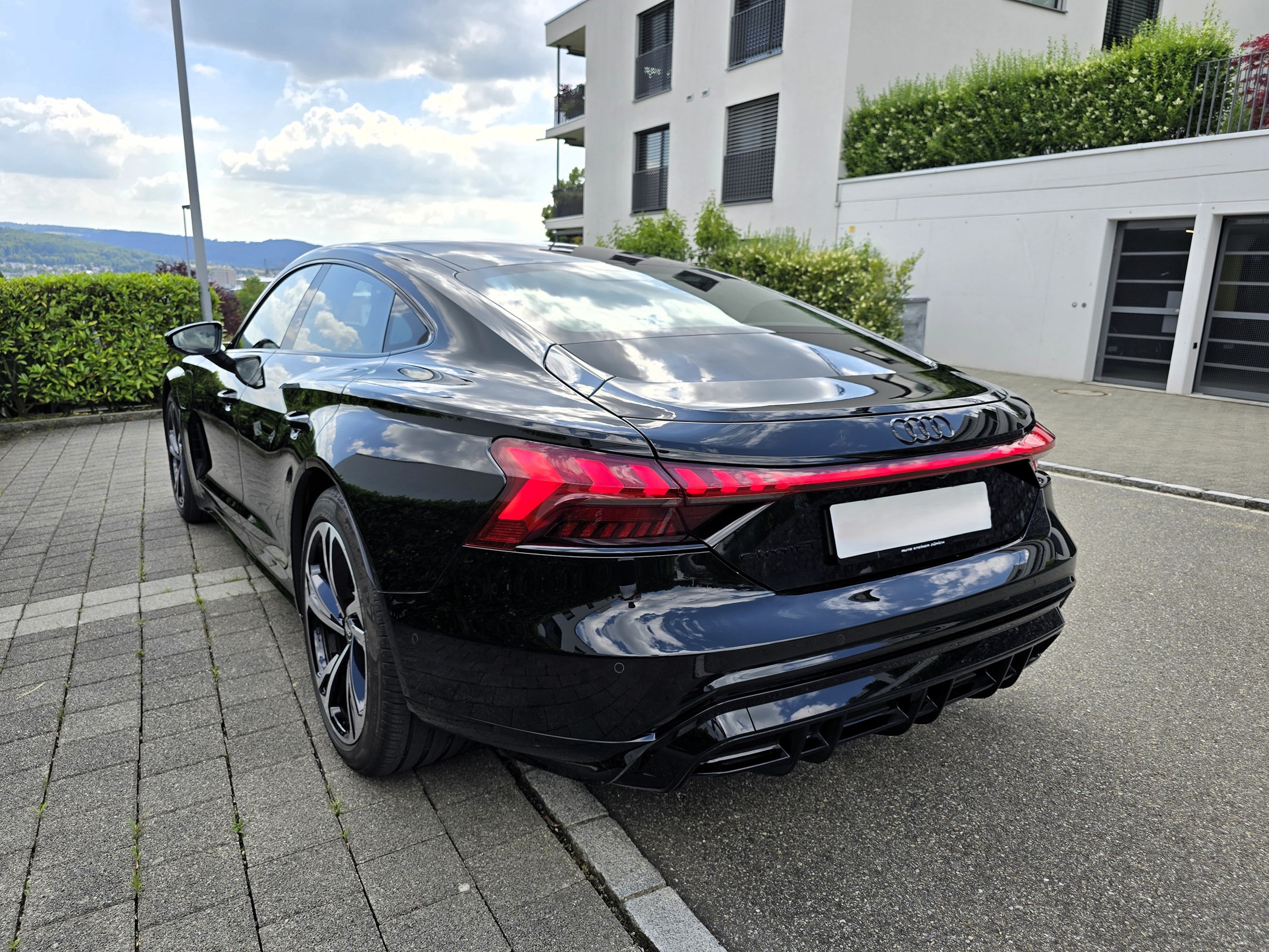 AUDI e-tron GT quattro