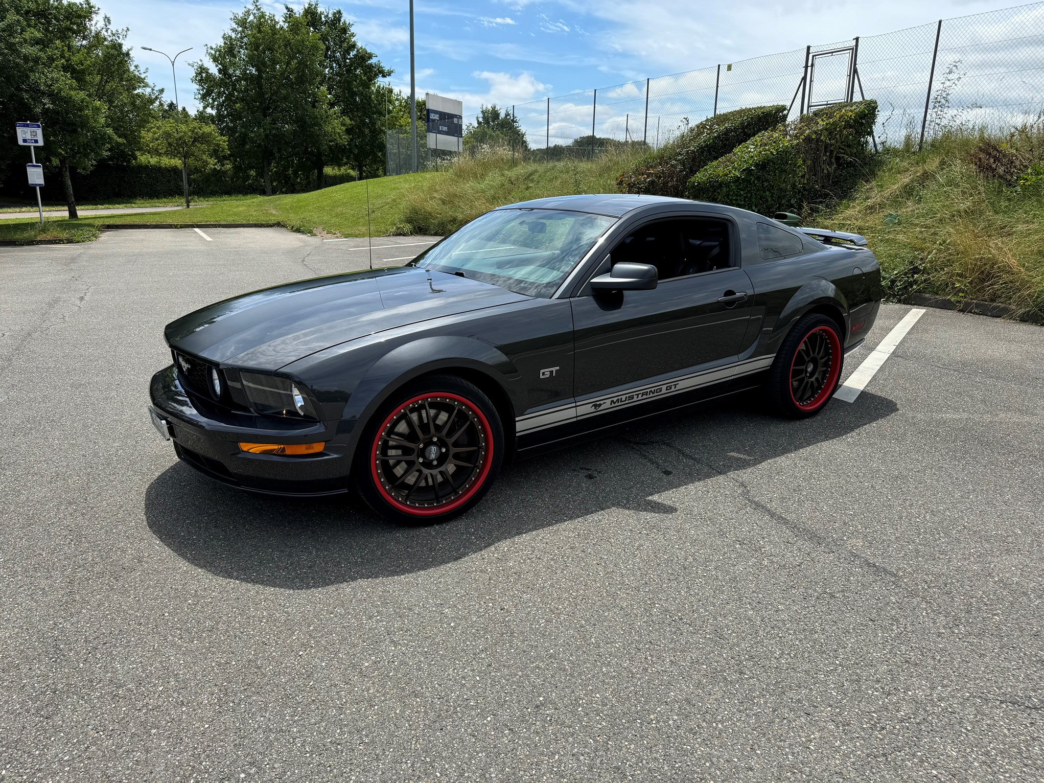 FORD MUSTANG GT