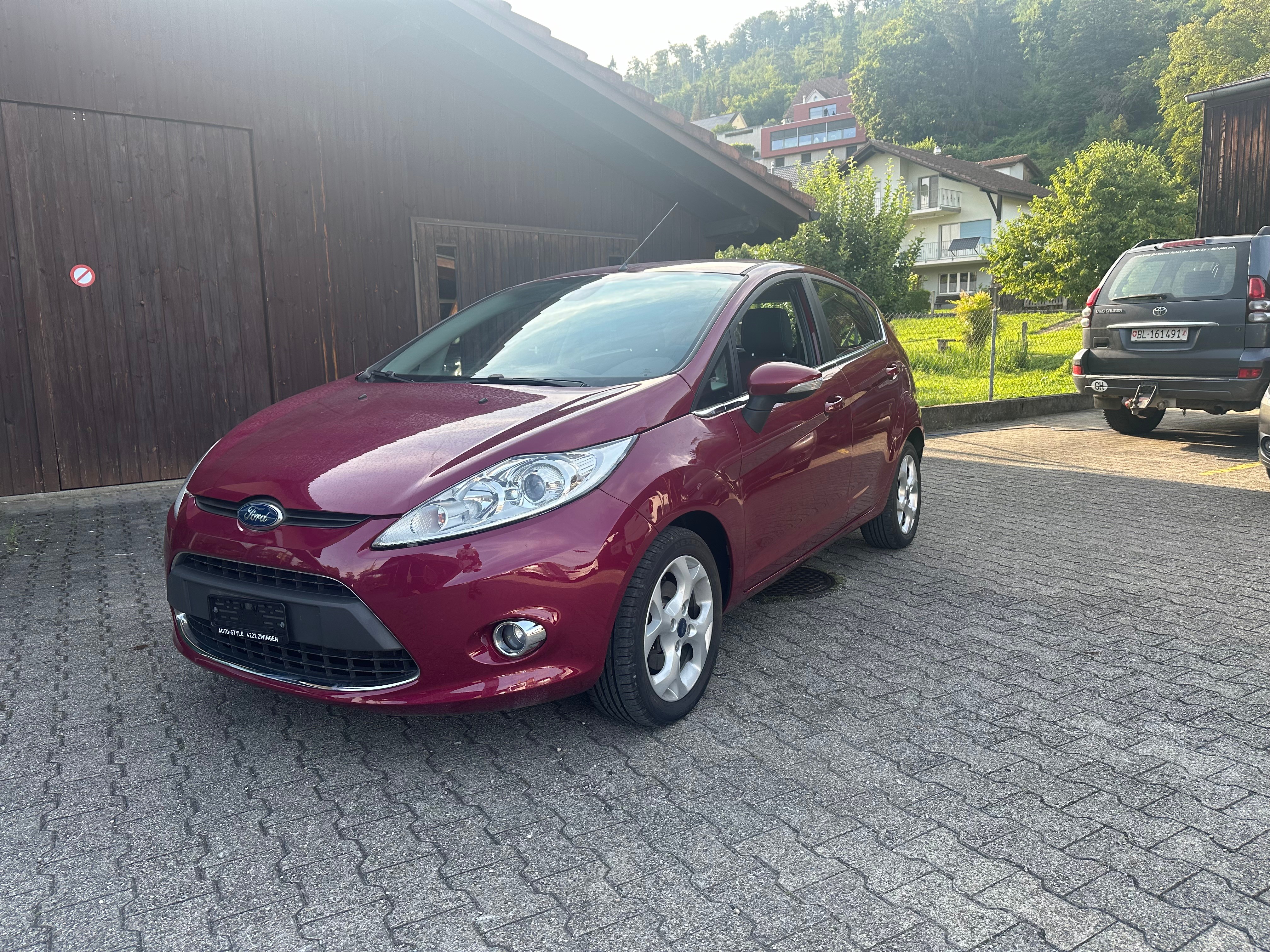 FORD Fiesta 1.4 16V Titanium Automatic