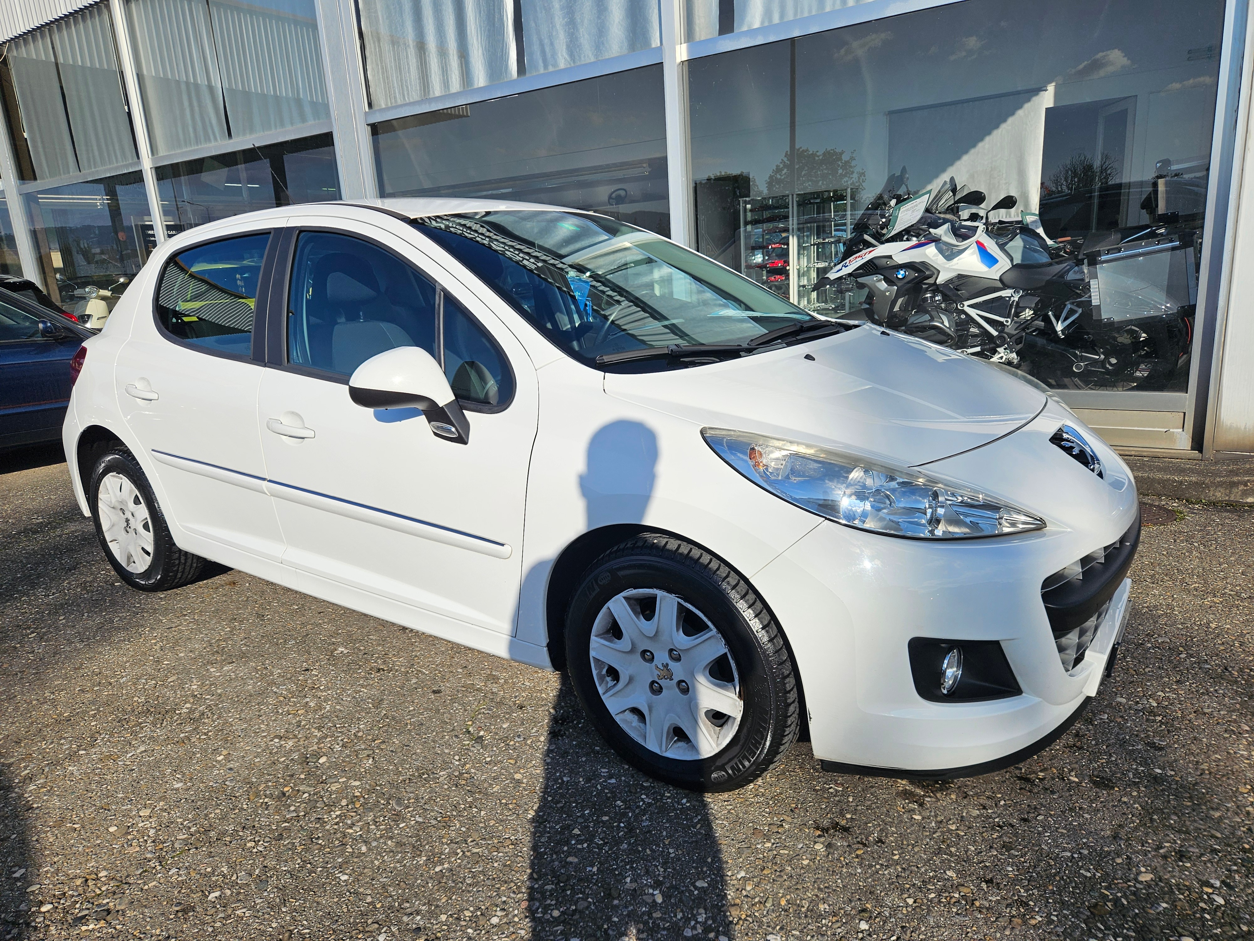 PEUGEOT 207 1.4 16V Active