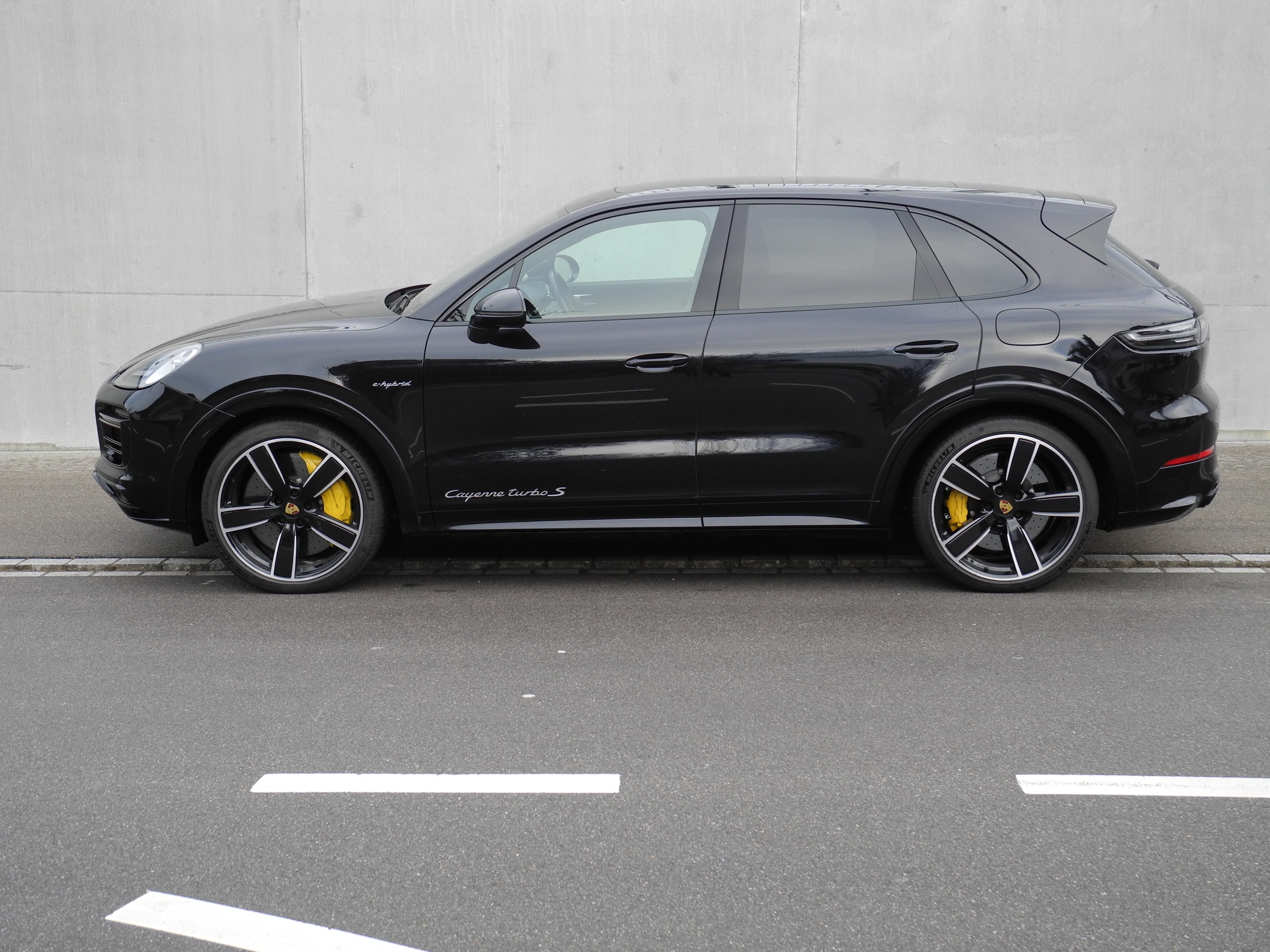 PORSCHE Cayenne Turbo S E-Hybrid