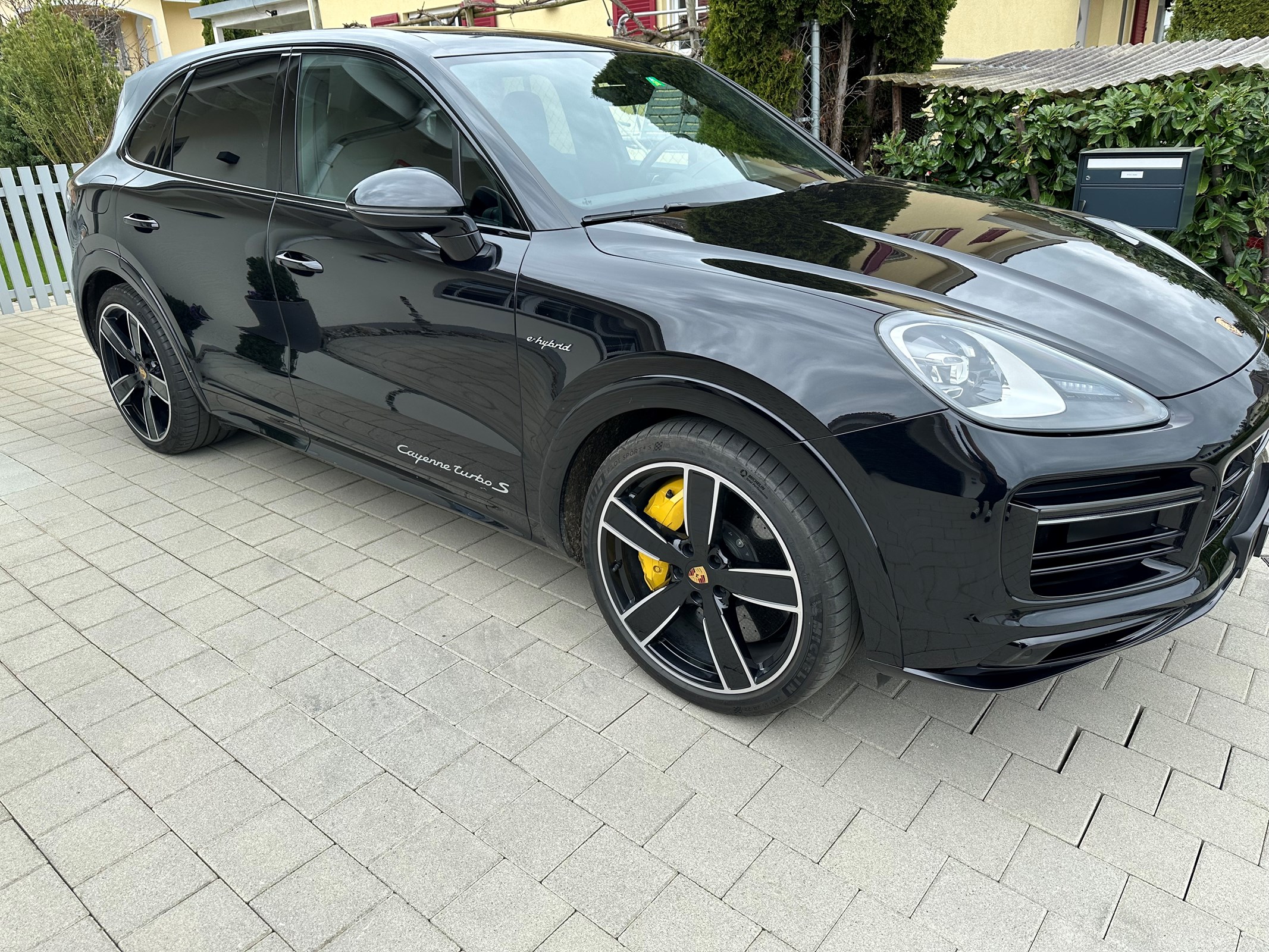 PORSCHE Cayenne Turbo S E-Hybrid